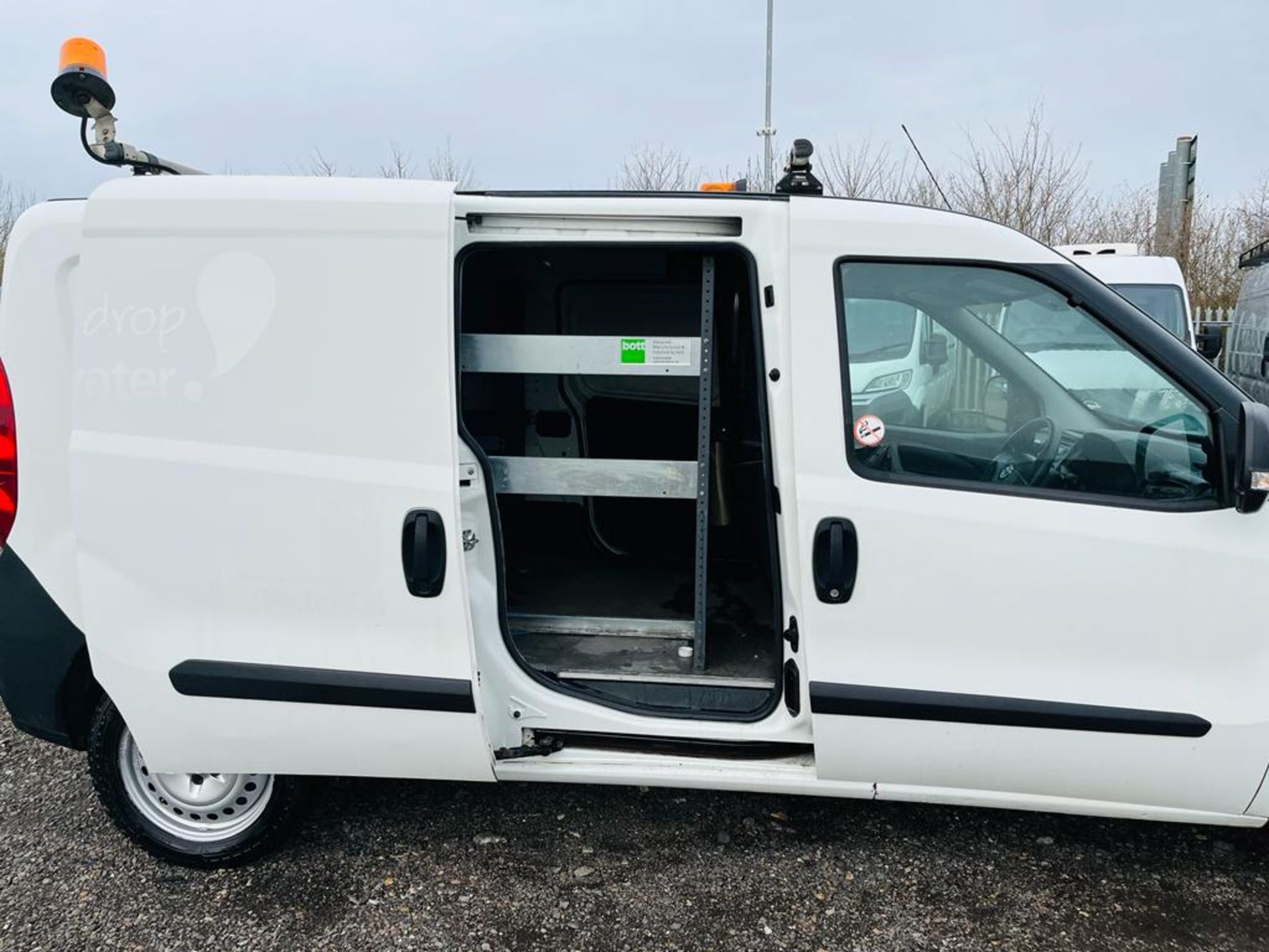 Vauxhall Combo 2300 CDTI E-Flex L2H1 LWB 1.3 2014 '64 Reg' - Panel Van - Ex-Waterboard Van - Image 14 of 29