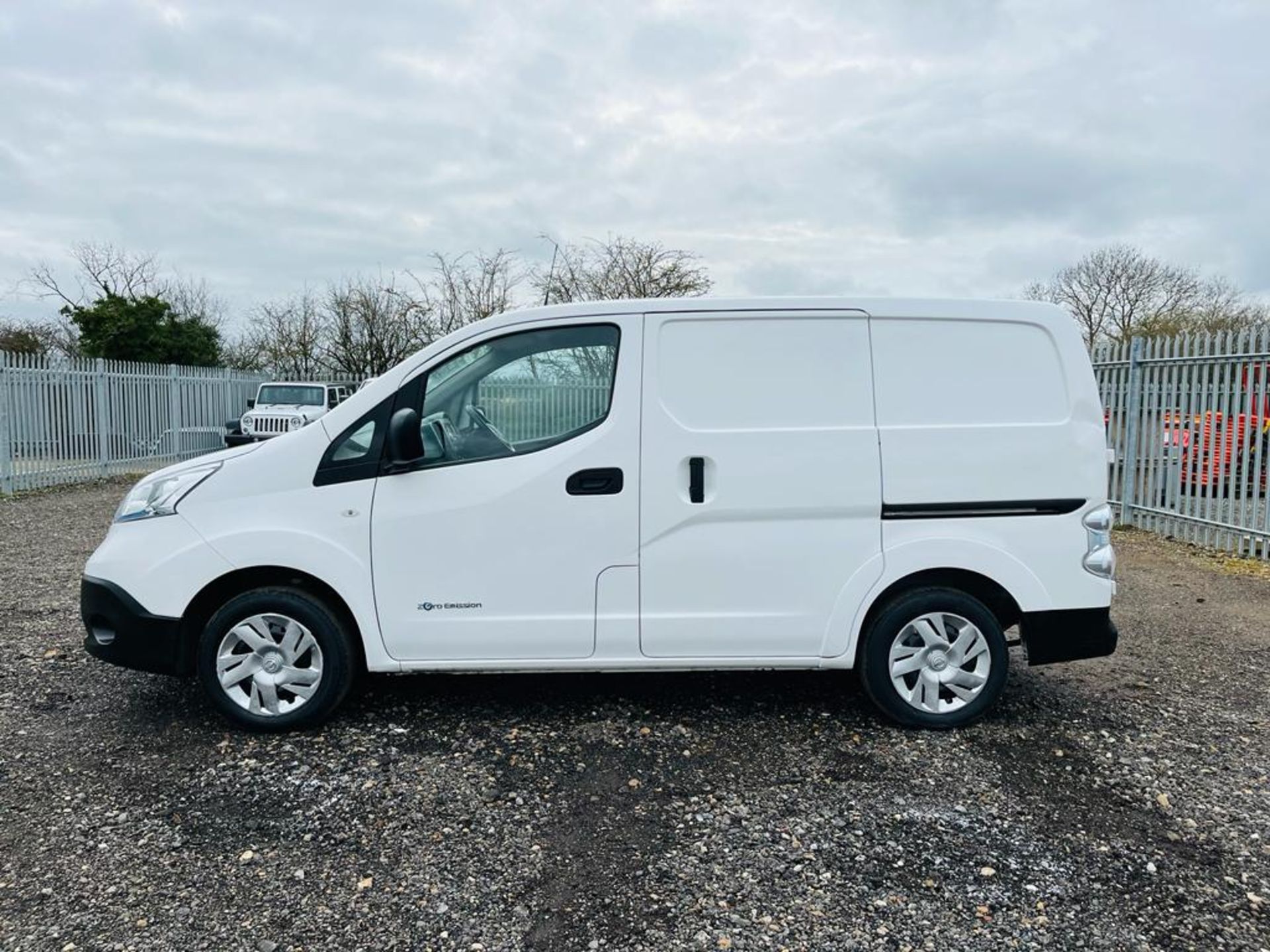 ** ON SALE ** Nissan E-NV200 Acenta 40kwh 80KW Auto 2019 '68 Reg' Electricity - ULEZ Compliant - A/C - Image 4 of 25