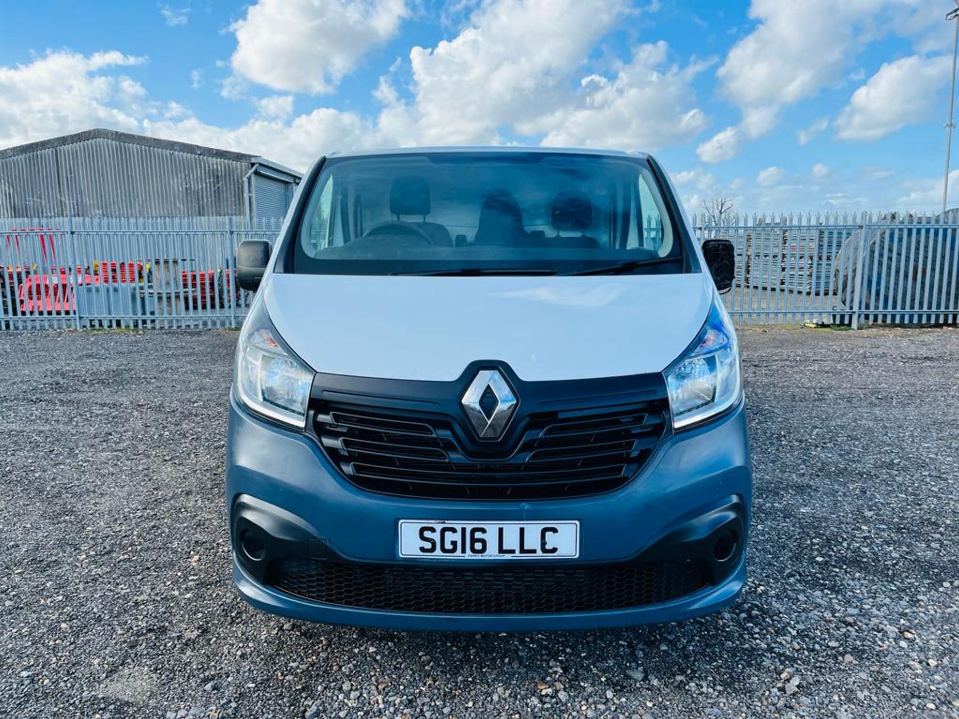 ** ON SALE ** Renault Trafic SL27 Business + 1.6 DCI 115 L1 H1 2016 '16 Reg' -A/C- Only 69794 Miles - Image 2 of 25