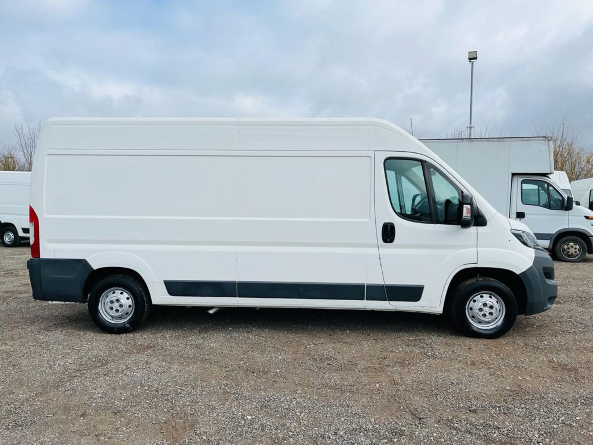 ** ON SALE ** Peugeot Boxer 2.0 Blue HDI Professional 2017 '67 Reg' Sat Nav - A/C - Panel Van - Image 11 of 23