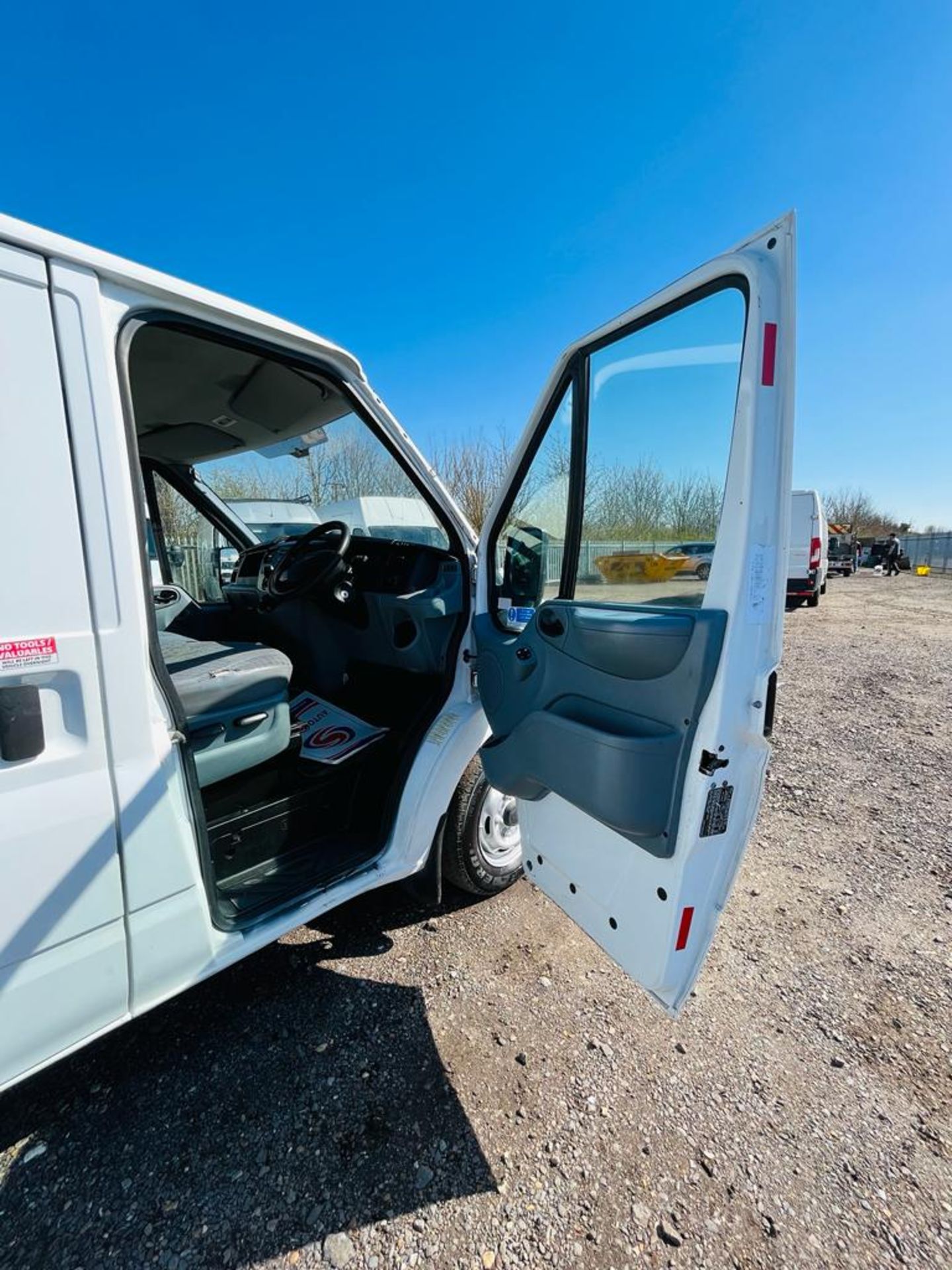 ** ON SALE ** Ford Transit 2.2 TDCI T300 100 FWD 2012 '62 Reg' - Panel Van - L1 H1 - Image 14 of 26