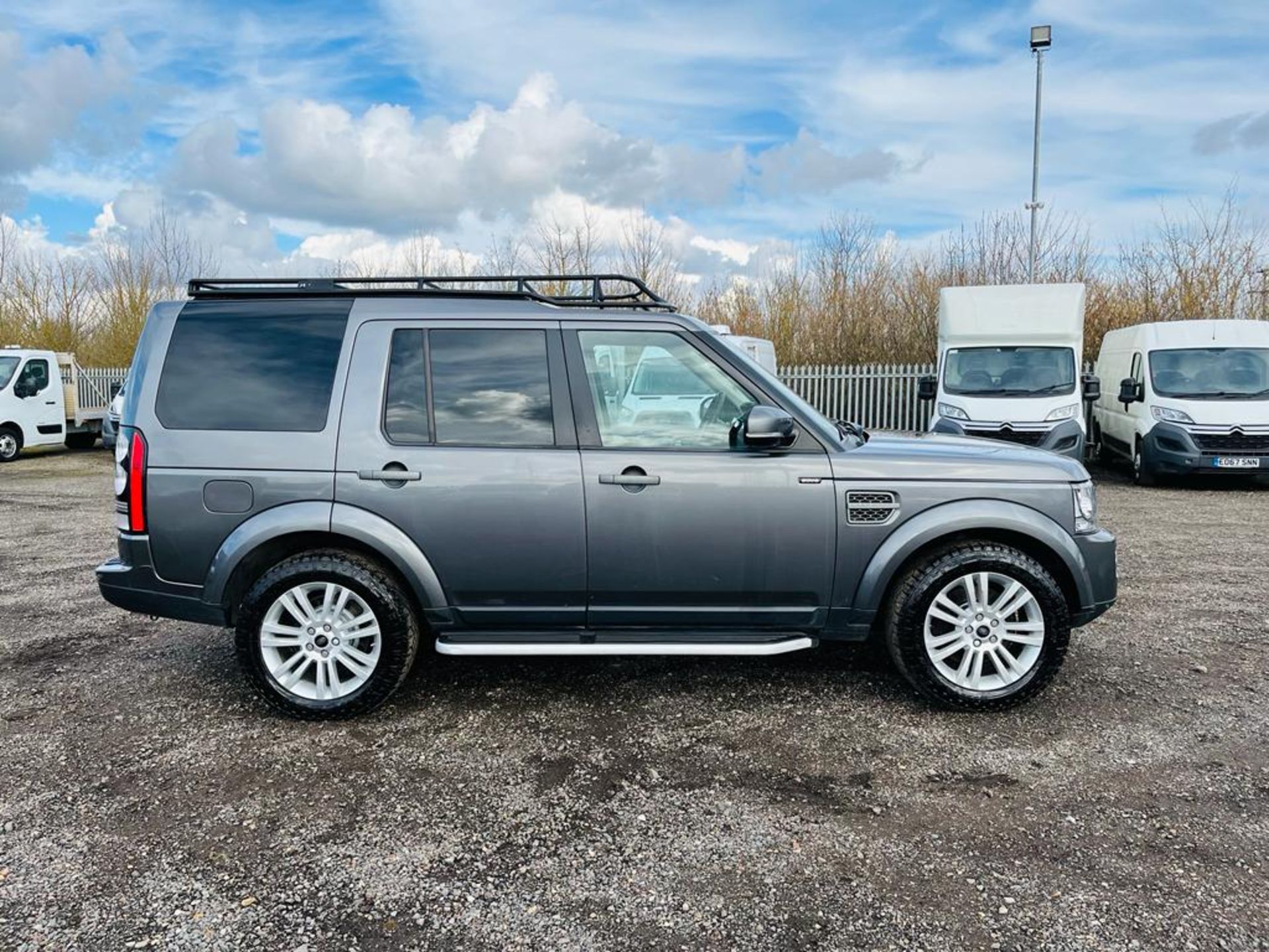 **ON SALE**Land Rover Discovery 3.0 SDV6 Auto SE 2016 '65 Reg' Sat Nav - 4WD - A/C -Only 97214 Miles - Image 10 of 26