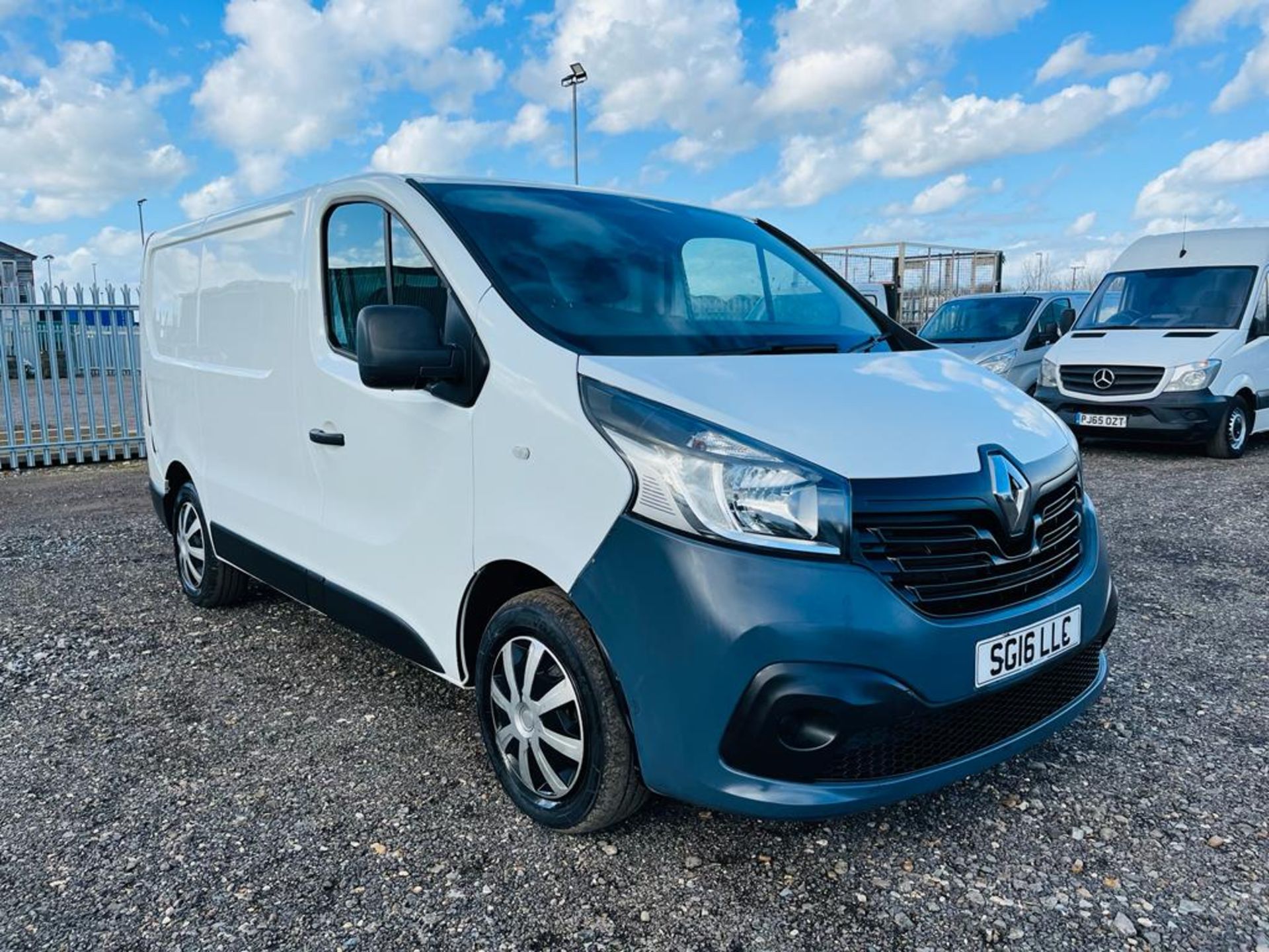 ** ON SALE ** Renault Trafic SL27 Business + 1.6 DCI 115 L1 H1 2016 '16 Reg' -A/C- Only 69794 Miles