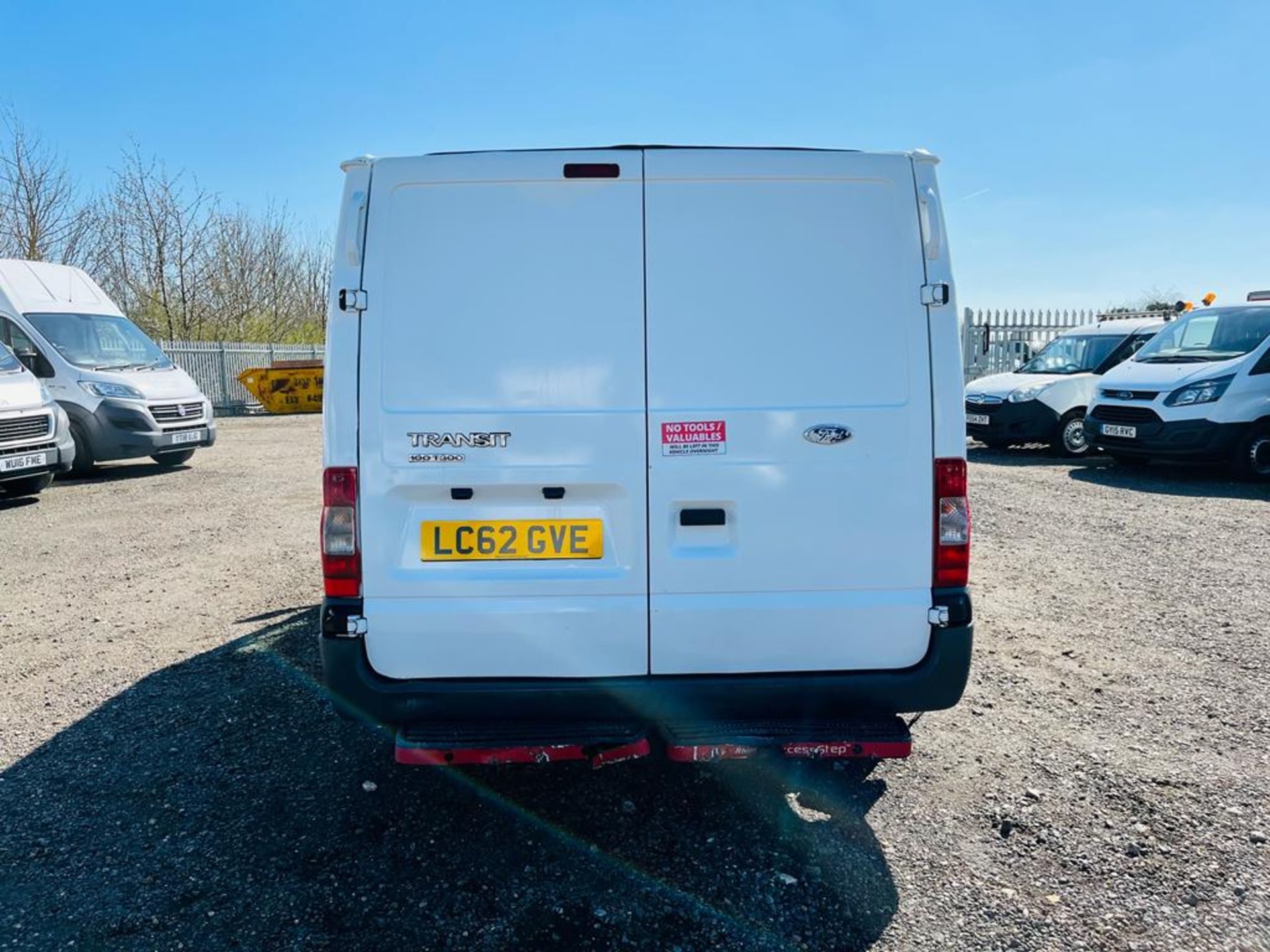 ** ON SALE ** Ford Transit 2.2 TDCI T300 100 FWD 2012 '62 Reg' - Panel Van - L1 H1 - Image 8 of 26