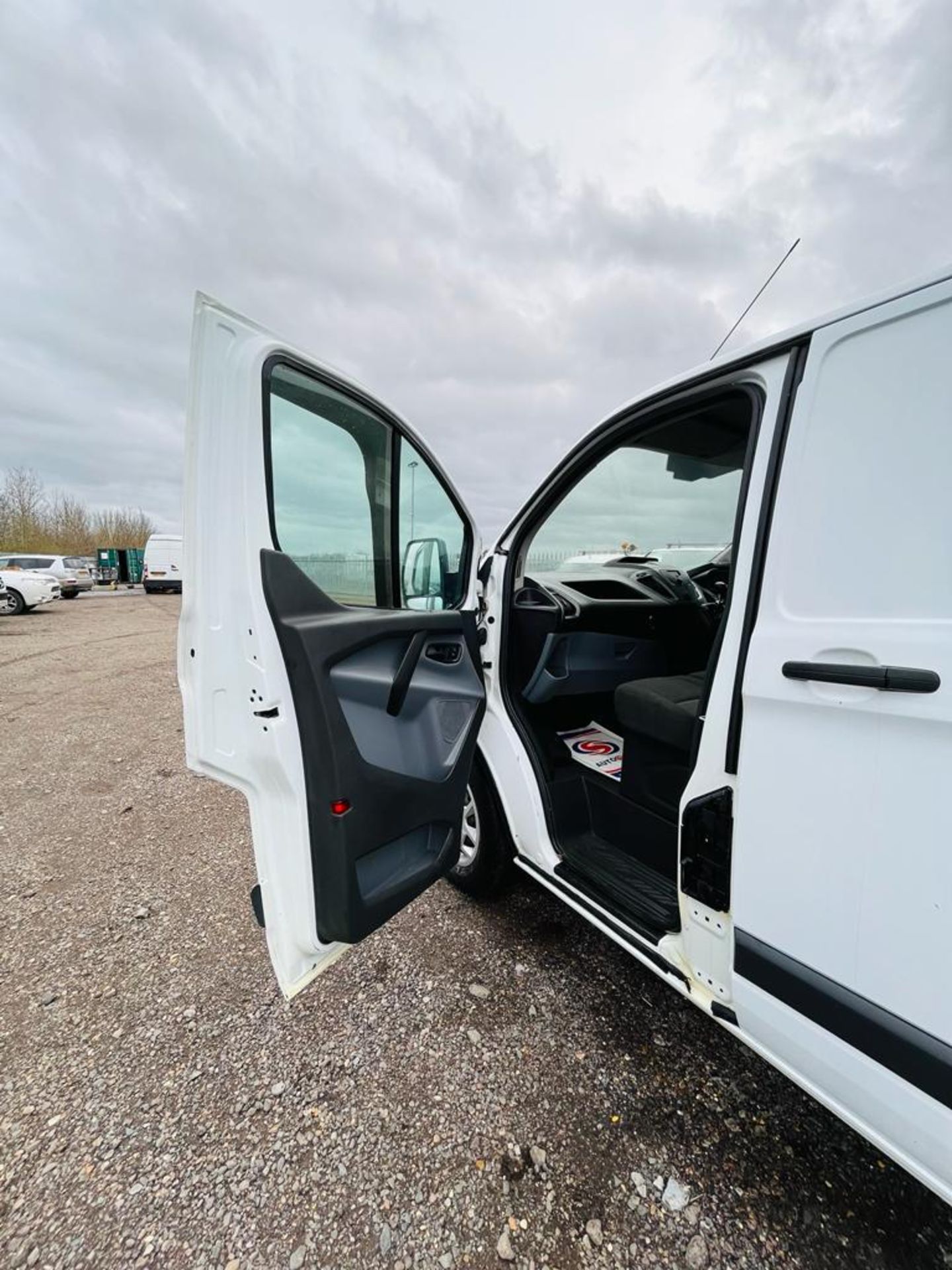 ** ON SALE ** Ford Transit Custom 2.2 TDCI EcoTech L1 H1 2014 '14 Reg' - Panel Van - Image 19 of 24