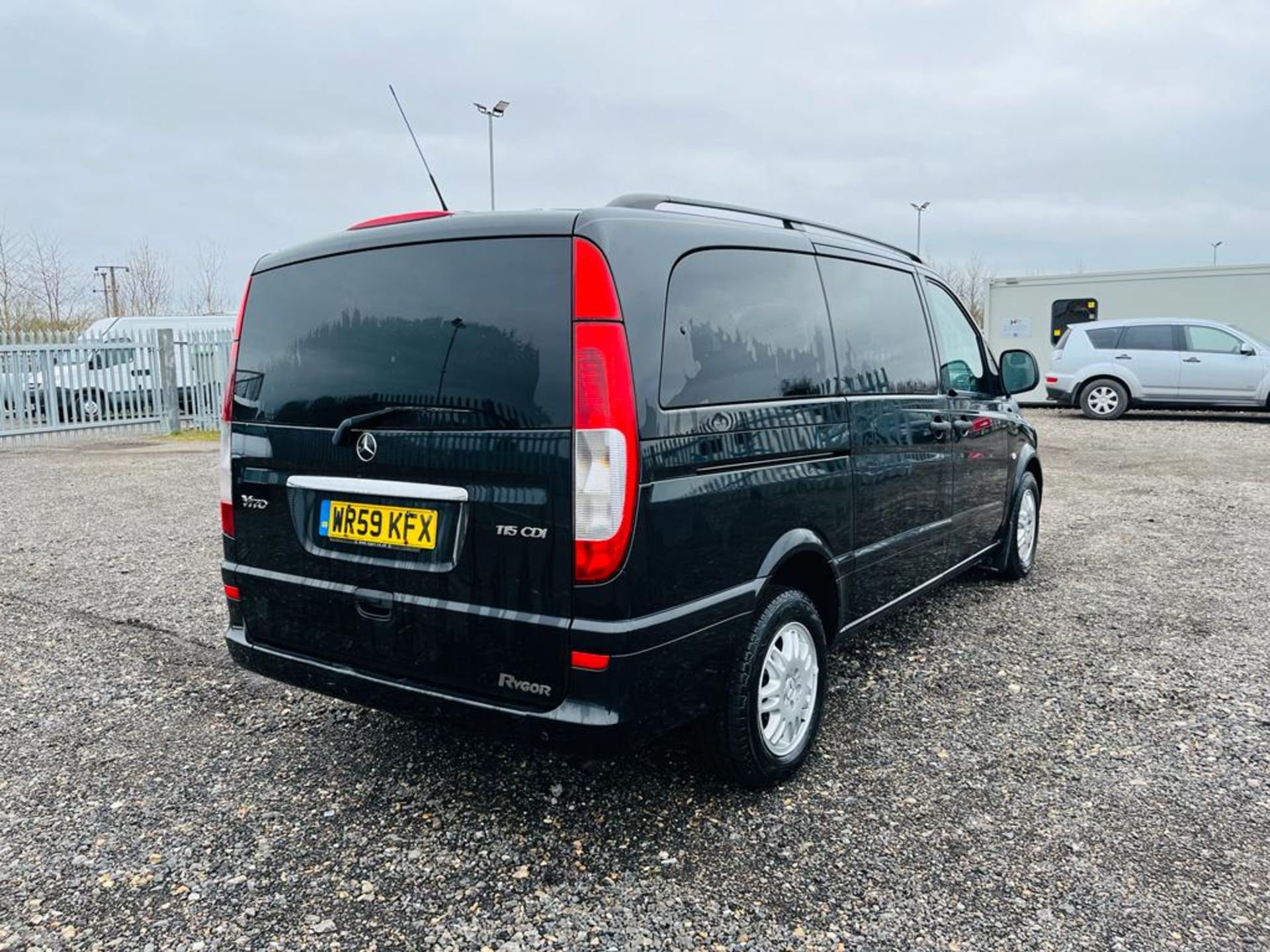**ON SALE ** Mercedes Benz Vito 2.1 CDI 115 Long Traveliner Long 2009 '59 Reg' -A/C - 9 Seats - Image 10 of 31