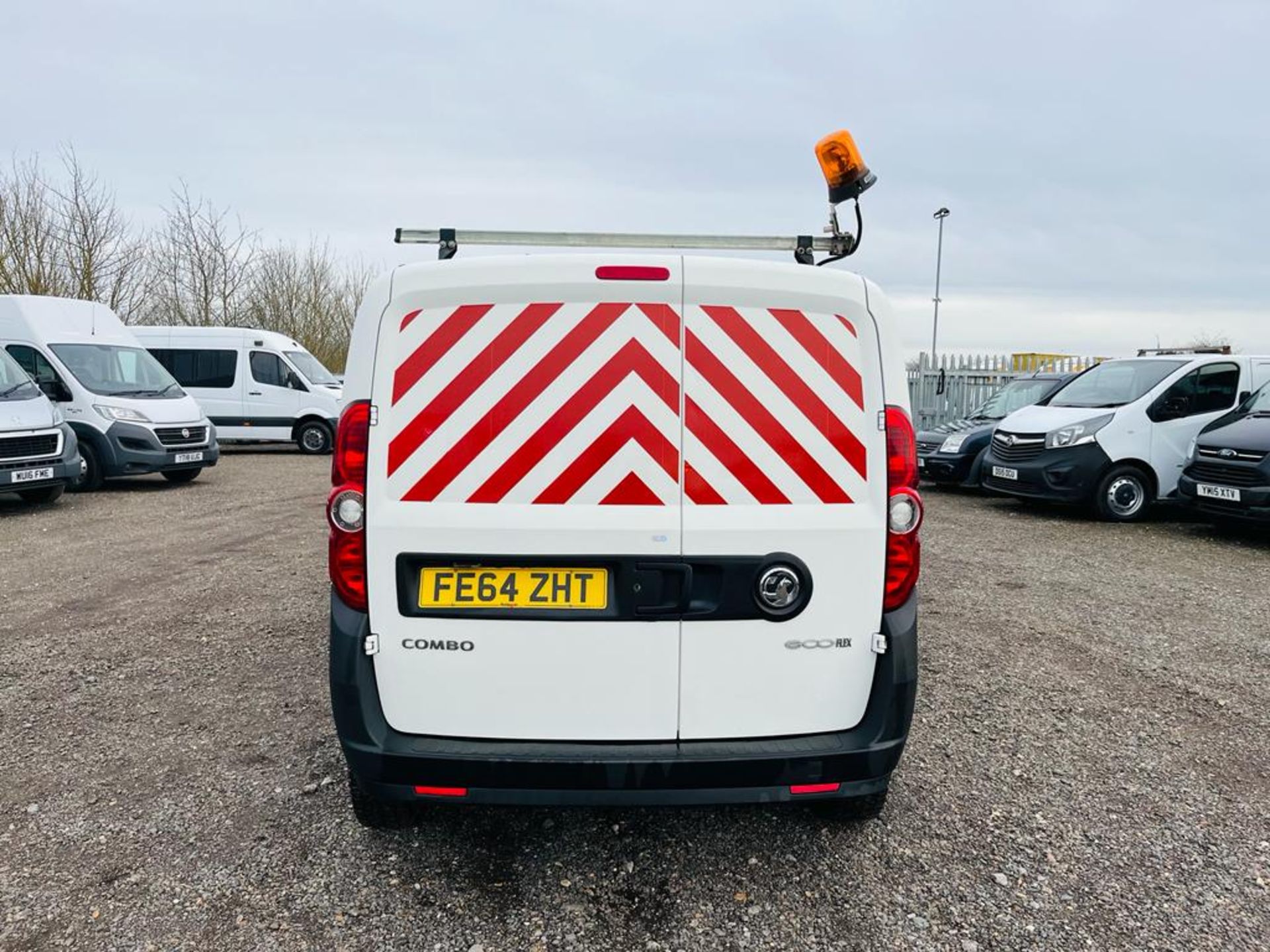 Vauxhall Combo 2300 CDTI E-Flex L2H1 LWB 1.3 2014 '64 Reg' - Panel Van - Ex-Waterboard Van - Image 8 of 29