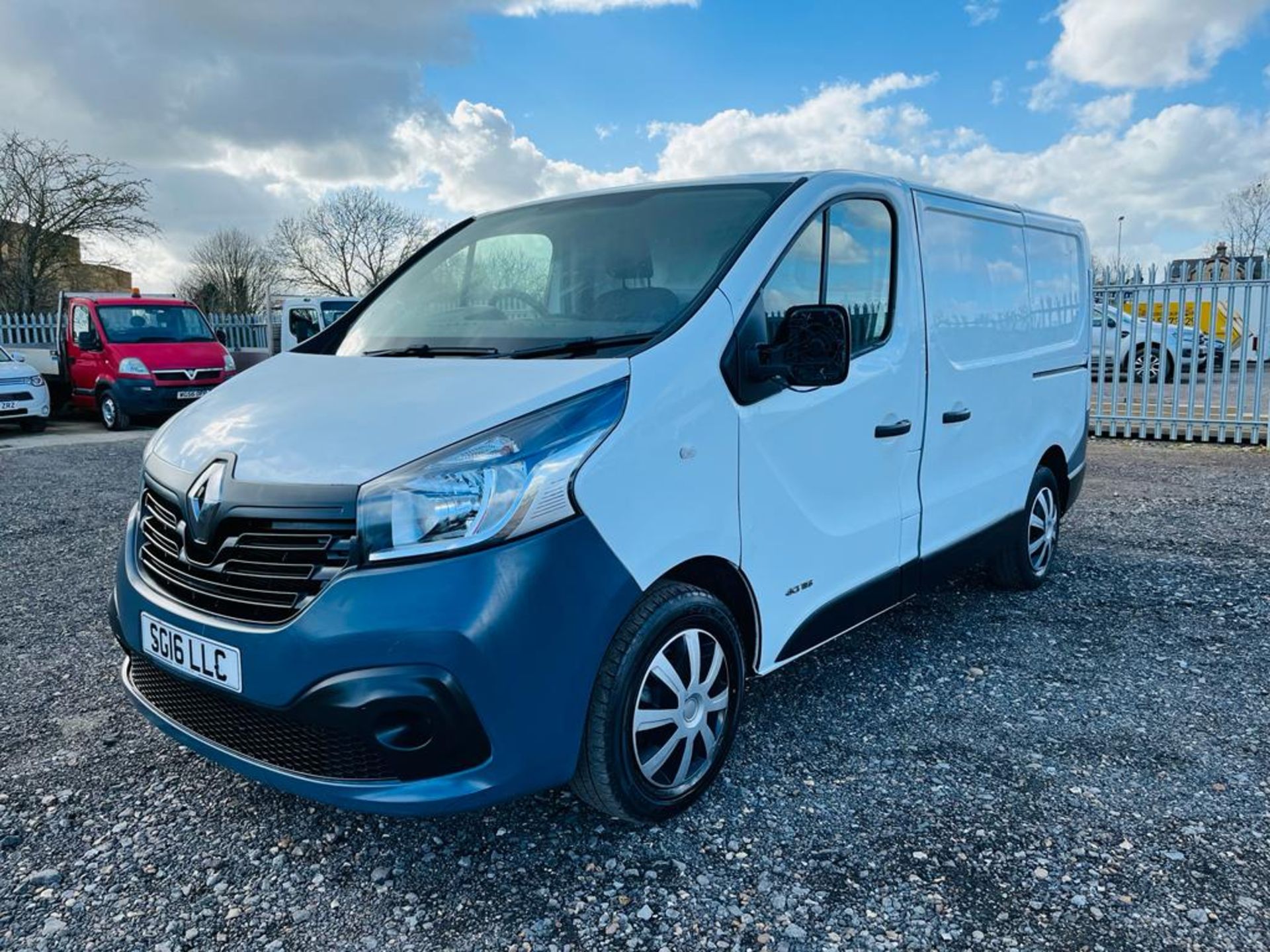 ** ON SALE ** Renault Trafic SL27 Business + 1.6 DCI 115 L1 H1 2016 '16 Reg' -A/C- Only 69794 Miles - Image 3 of 25