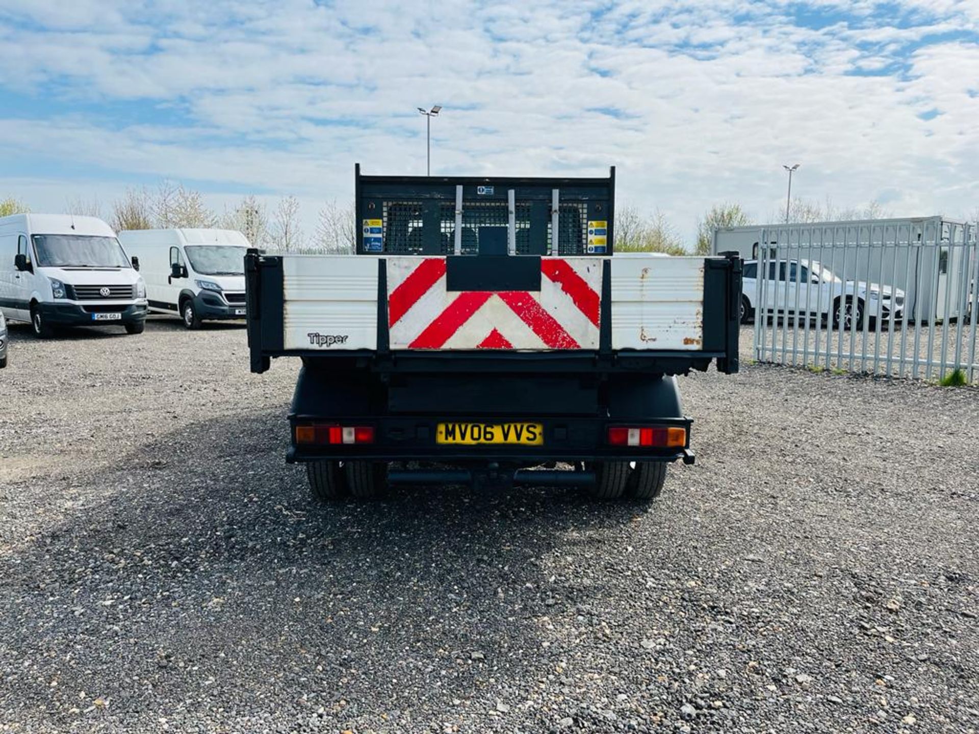 ** ON SALE ** Ford Transit 2.4 TD 350 Tipper Crew Cab 2006 '06 Reg' - Twin Rear Axle - NO VAT - Image 6 of 23