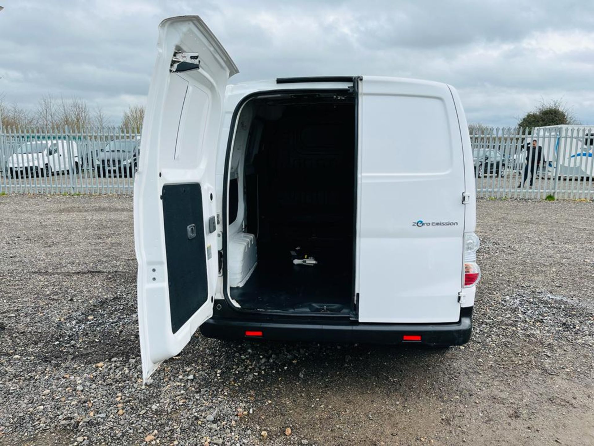 ** ON SALE ** Nissan E-NV200 Acenta 40kwh 80KW Auto 2019 '68 Reg' Electricity - ULEZ Compliant - A/C - Image 9 of 25