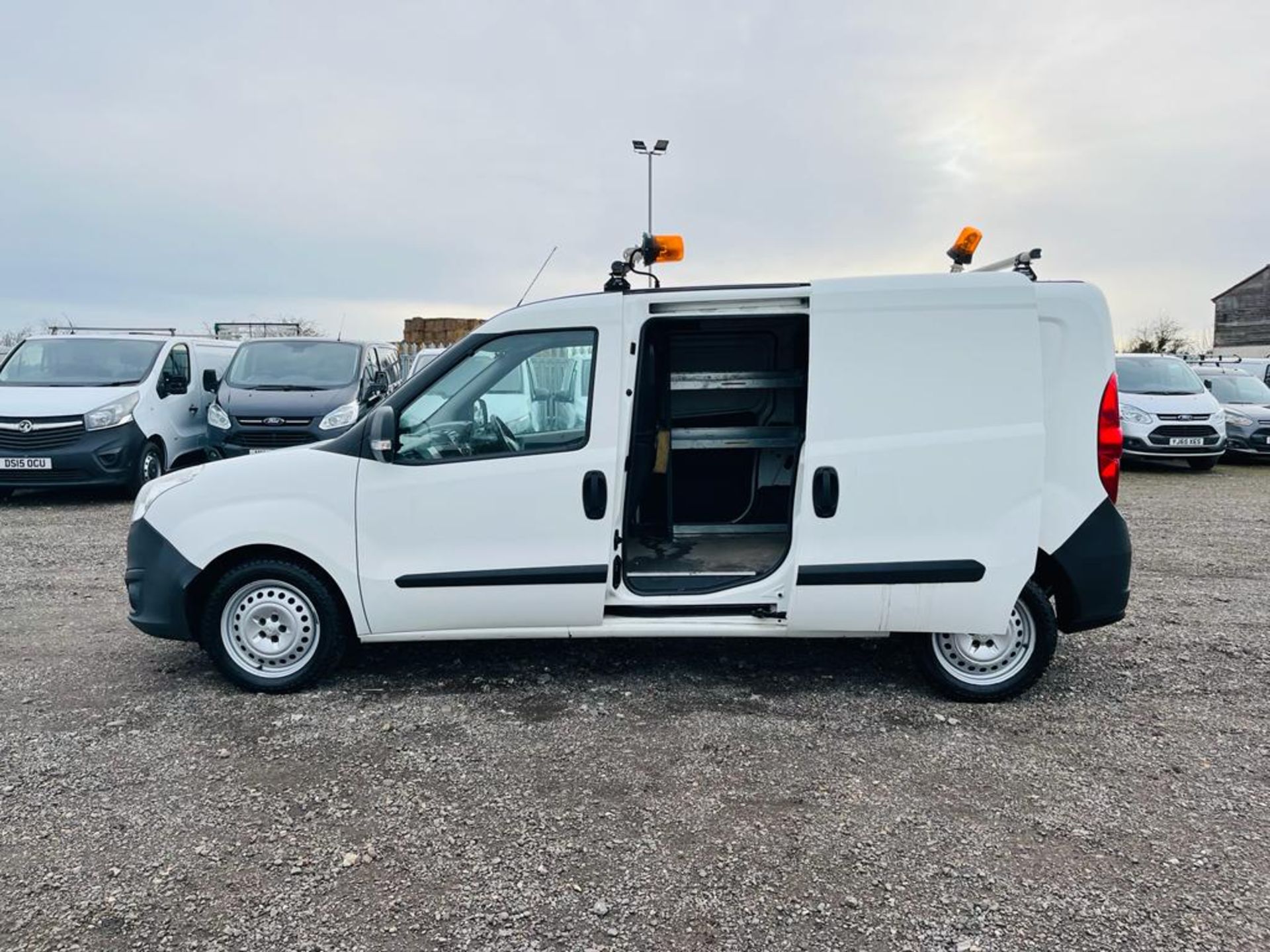 Vauxhall Combo 2300 CDTI E-Flex L2H1 LWB 1.3 2014 '64 Reg' - Panel Van - Ex-Waterboard Van - Image 5 of 29