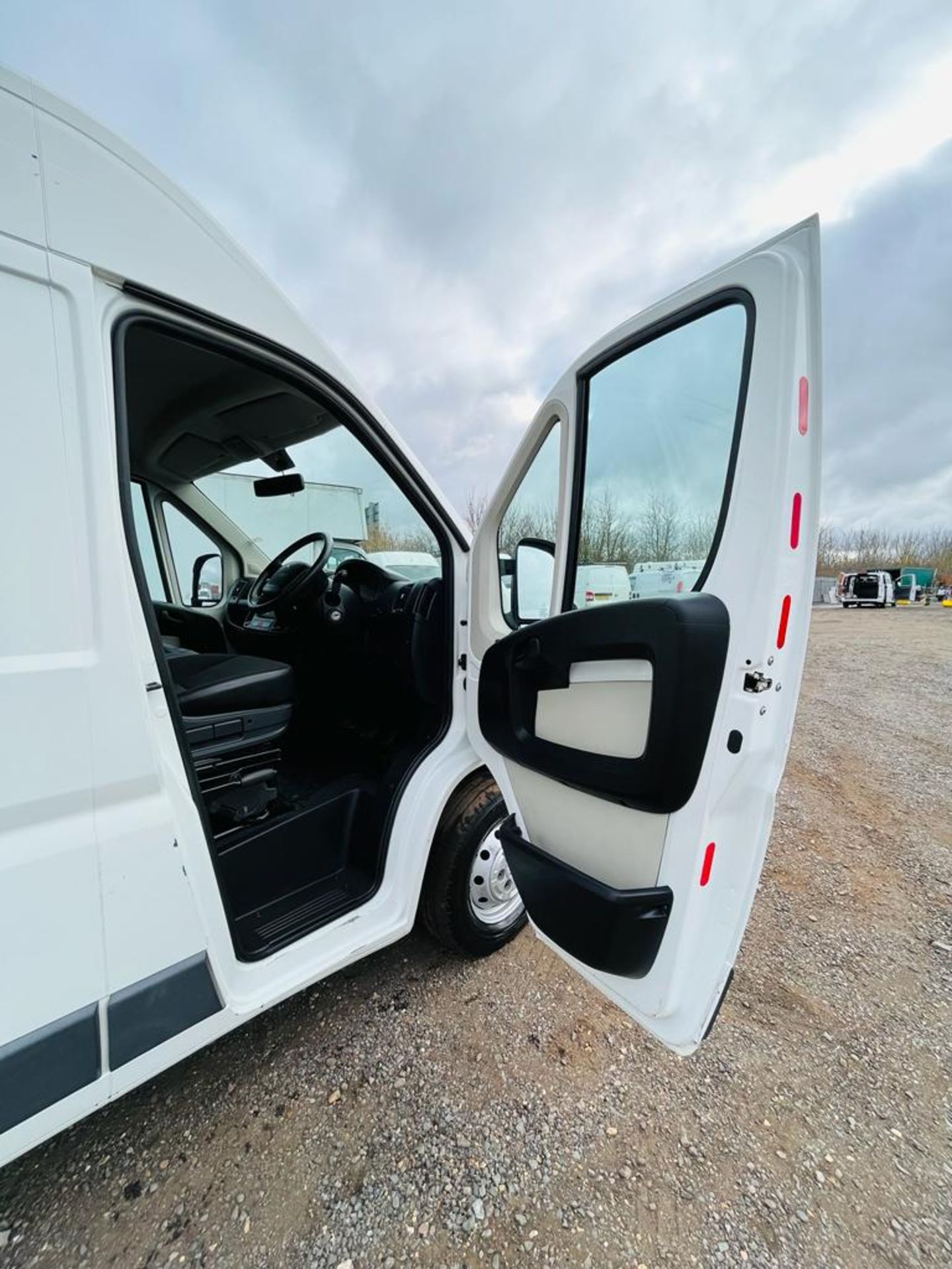 ** ON SALE ** Peugeot Boxer 2.0 Blue HDI Professional 2017 '67 Reg' Sat Nav - A/C - Panel Van - Image 12 of 23