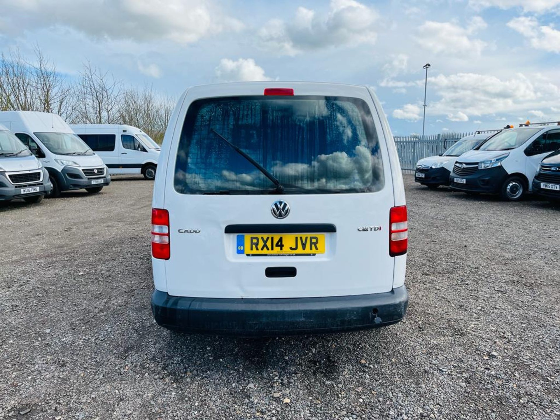 ** ON SALE ** Volkswagen Caddy Maxi 1.6 TDI C20 StartLine DSG Automatic 2014 '14 Reg ' - A/C - Image 8 of 25