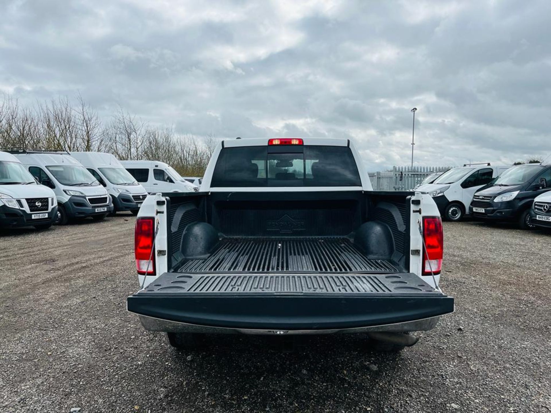 *ON SALE*Dodge Ram 5.7 Hemi OutDoorsman 4WD '2015 Year' -Fresh Import -A/C-Crew Cab - ULEZ Compliant - Image 7 of 25