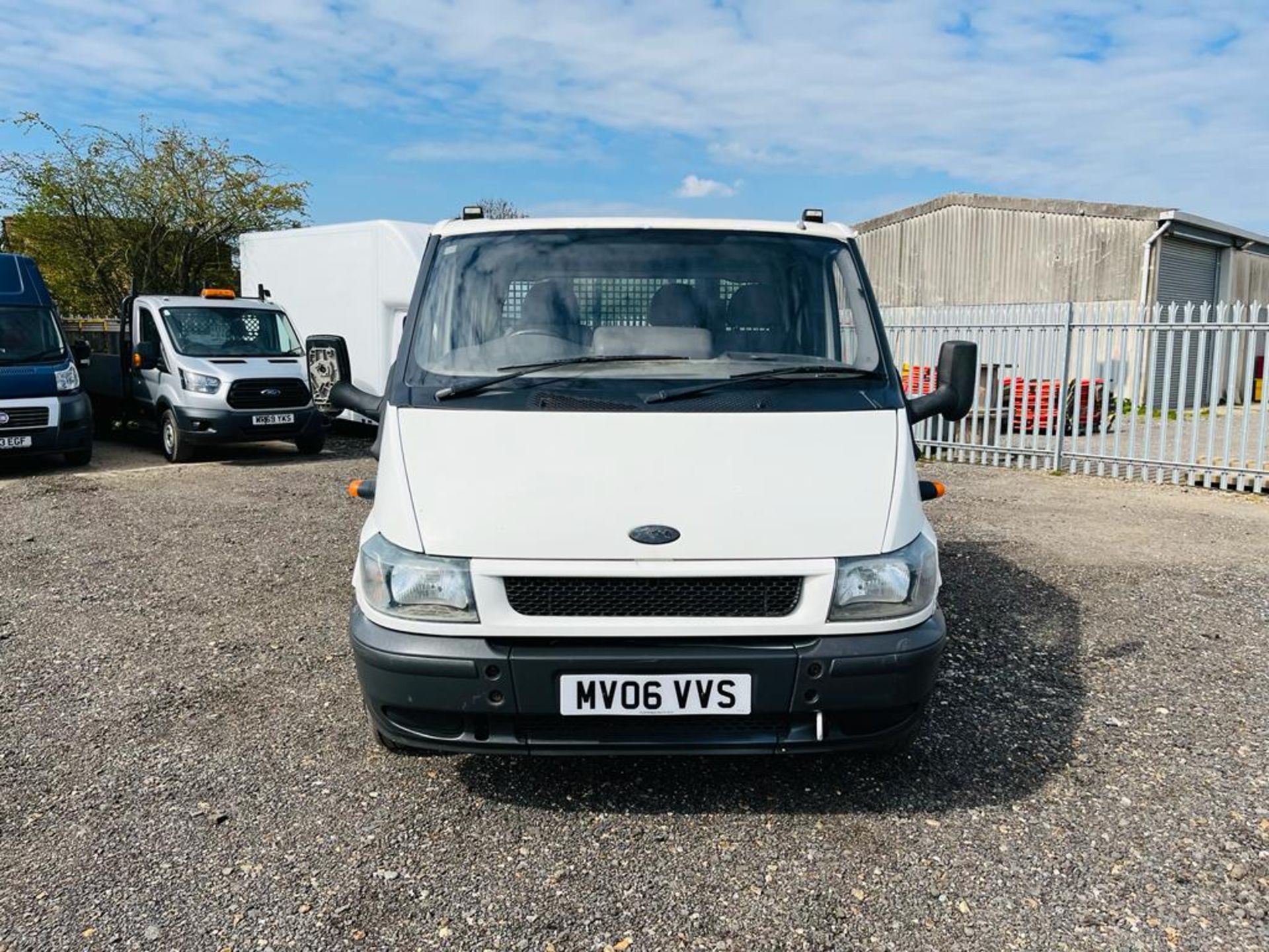 ** ON SALE ** Ford Transit 2.4 TD 350 Tipper Crew Cab 2006 '06 Reg' - Twin Rear Axle - NO VAT - Image 2 of 23