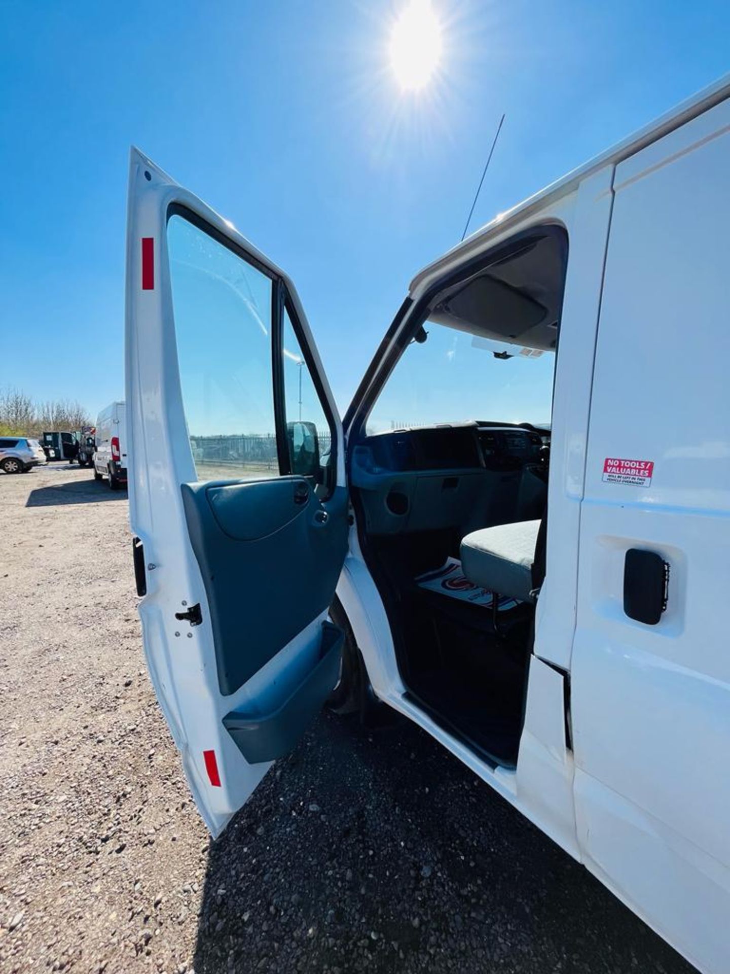 ** ON SALE ** Ford Transit 2.2 TDCI T300 100 FWD 2012 '62 Reg' - Panel Van - L1 H1 - Image 21 of 26