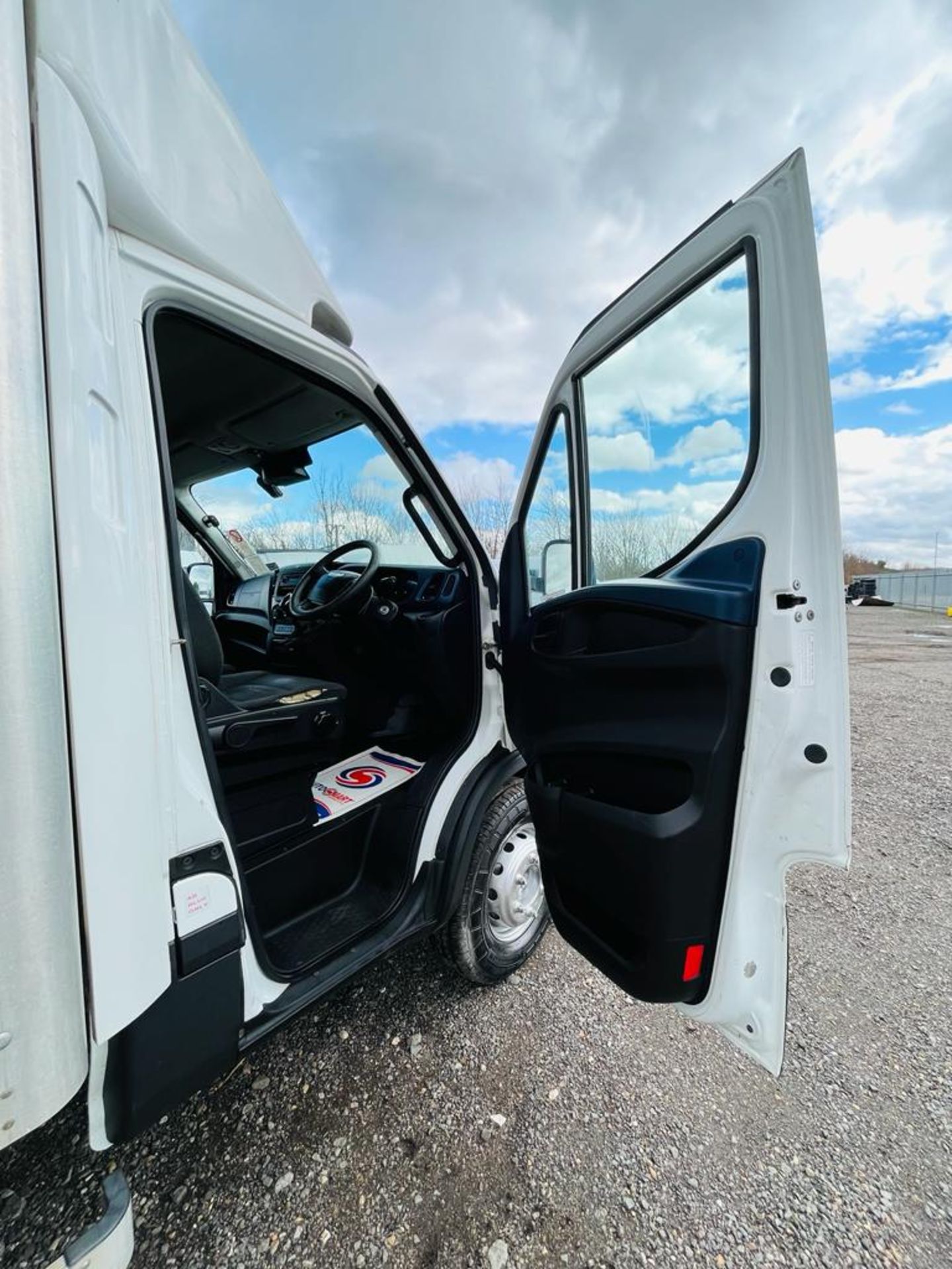 Iveco Daily 3.0 HD GRP BOX L4 70C18 HI-Matic Auto 2018 '68 Reg' - A/C - ULEZ Compliant - Image 10 of 21