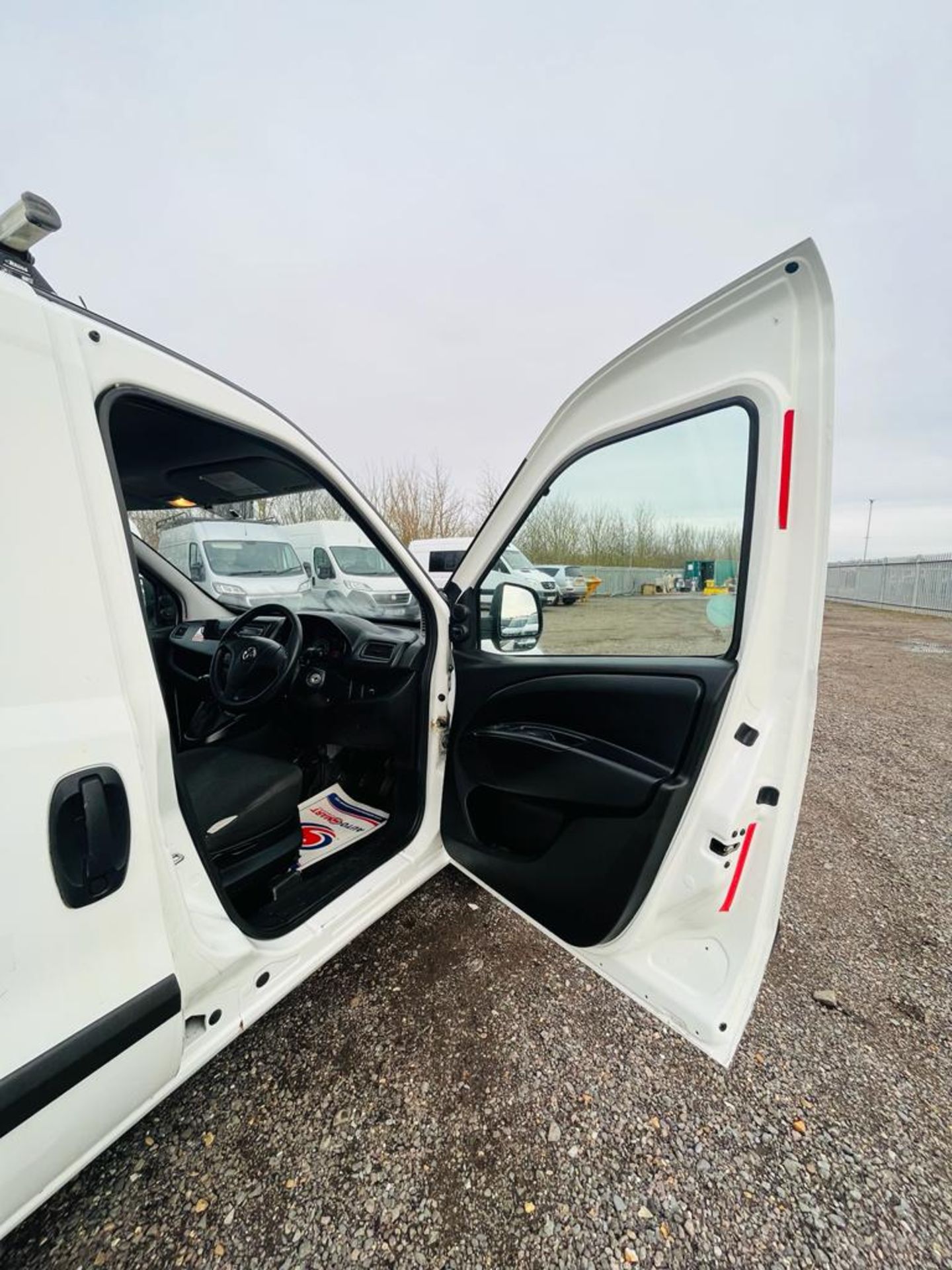 Vauxhall Combo 2300 CDTI E-Flex L2H1 LWB 1.3 2014 '64 Reg' - Panel Van - Ex-Waterboard Van - Image 15 of 29