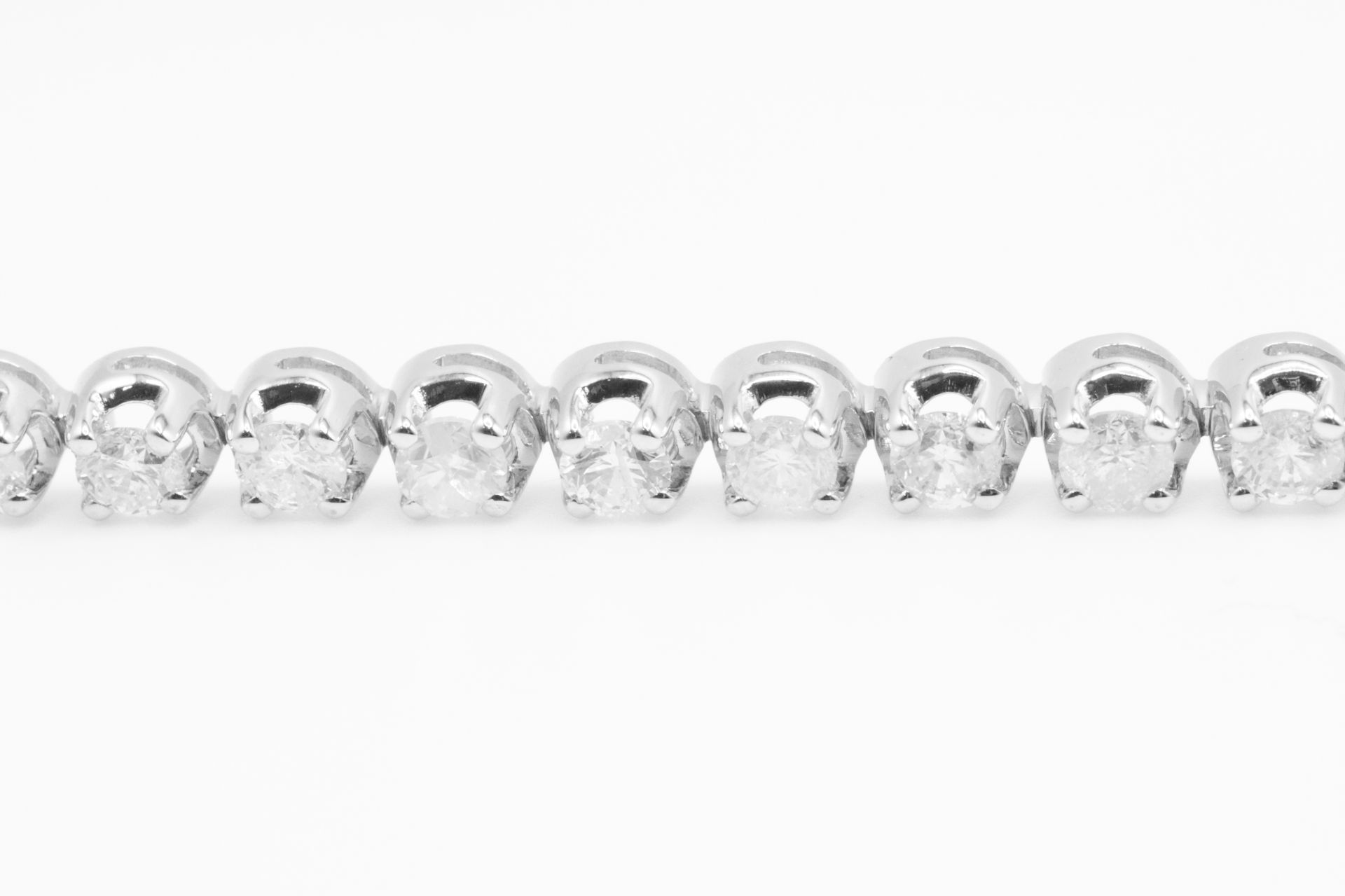 7.0 Carat 18ct White Gold Tennis Bracelet set with Round Brilliant Cut Natural Diamonds - Image 8 of 16