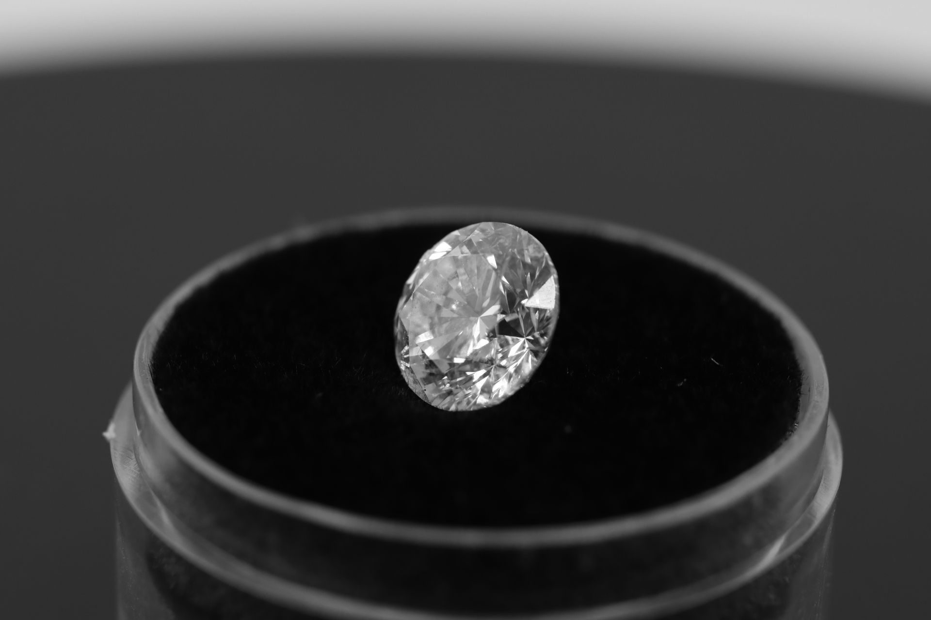 Single - Round Brilliant Cut Natural Diamond 2.06 Carat Colour F Clarity VS2 -DL220170 - Image 11 of 12