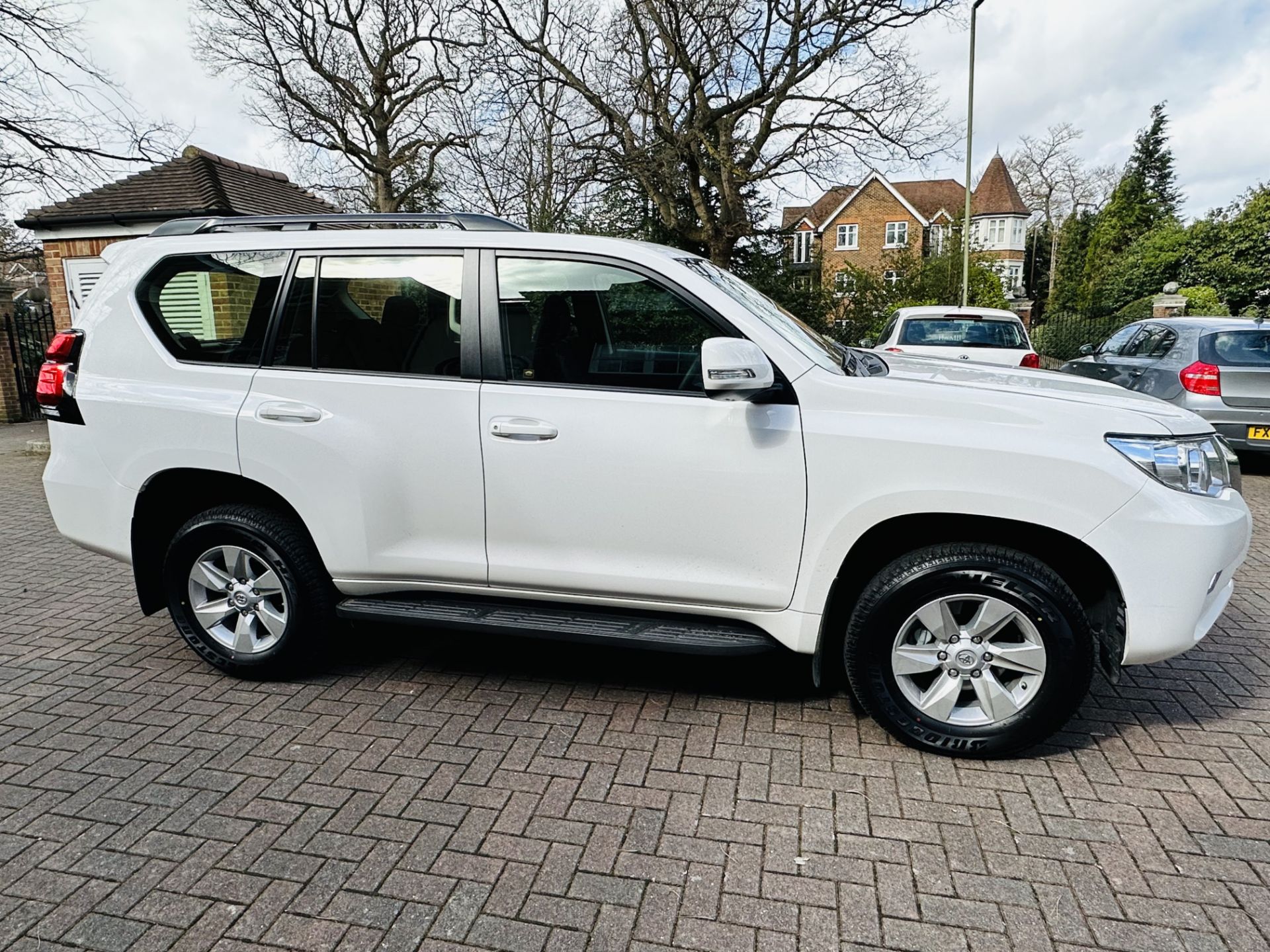 Toyota Land Cruiser Active 2.8 D-4D Auto 204 2023 '23 Reg' Sat Nav -A/C- ULEZ Compliant- 76 Miles - Image 11 of 47