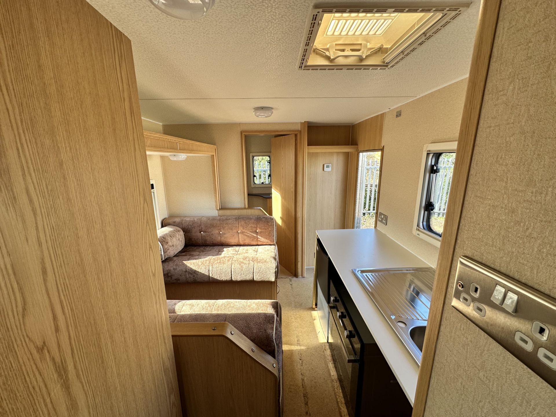 ERV Classic Custom Build 5 Berth Caravan/RV Ex Display Unit - Slide Out - End Bedroom - Twin Axle - Image 25 of 27