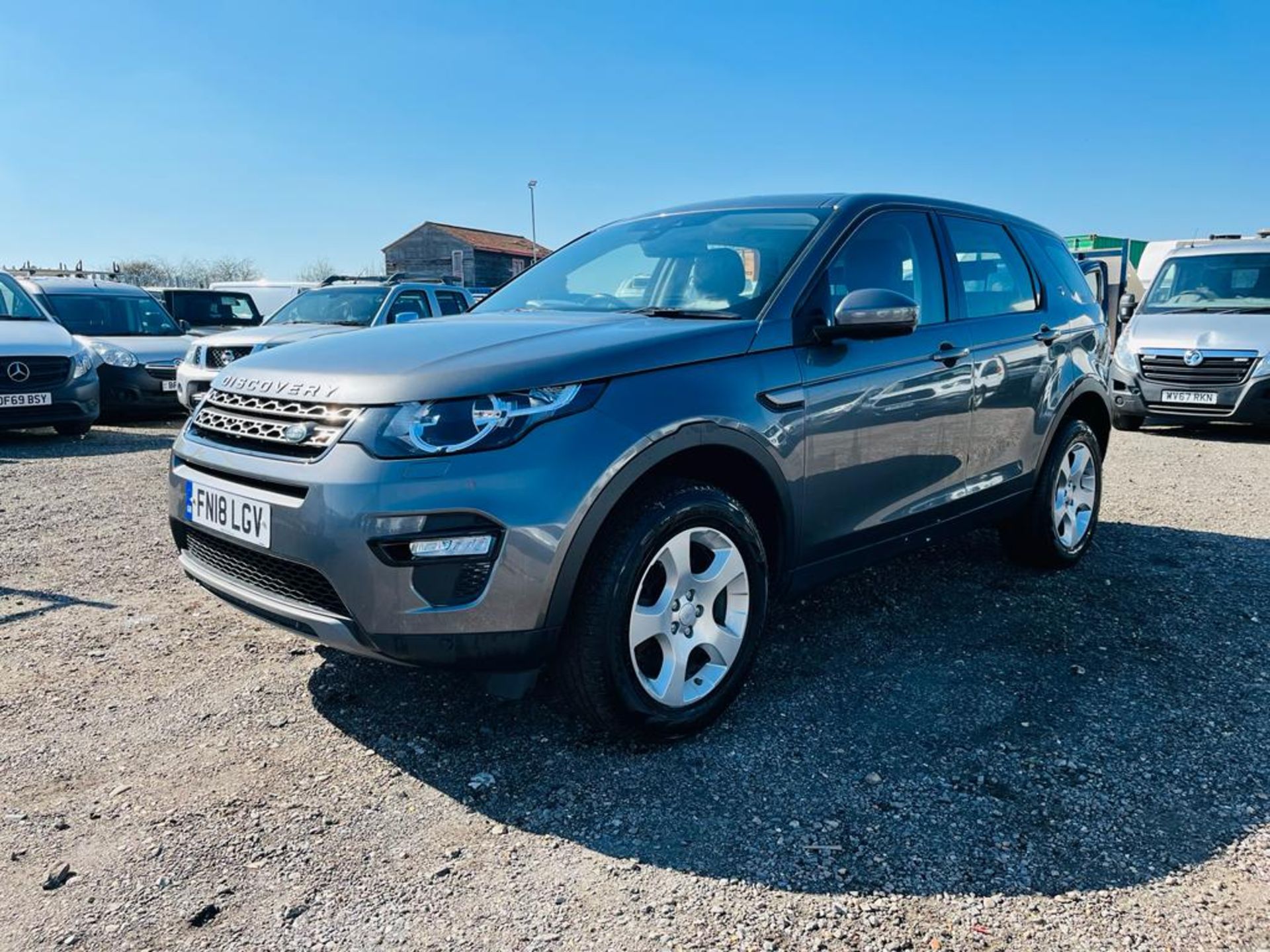 ** ON SALE ** Land Rover Discovery Sport 2.0 ED4 SE Tech E-Capability 2018 '18 Reg' Sat Nav - A/C - Image 3 of 25