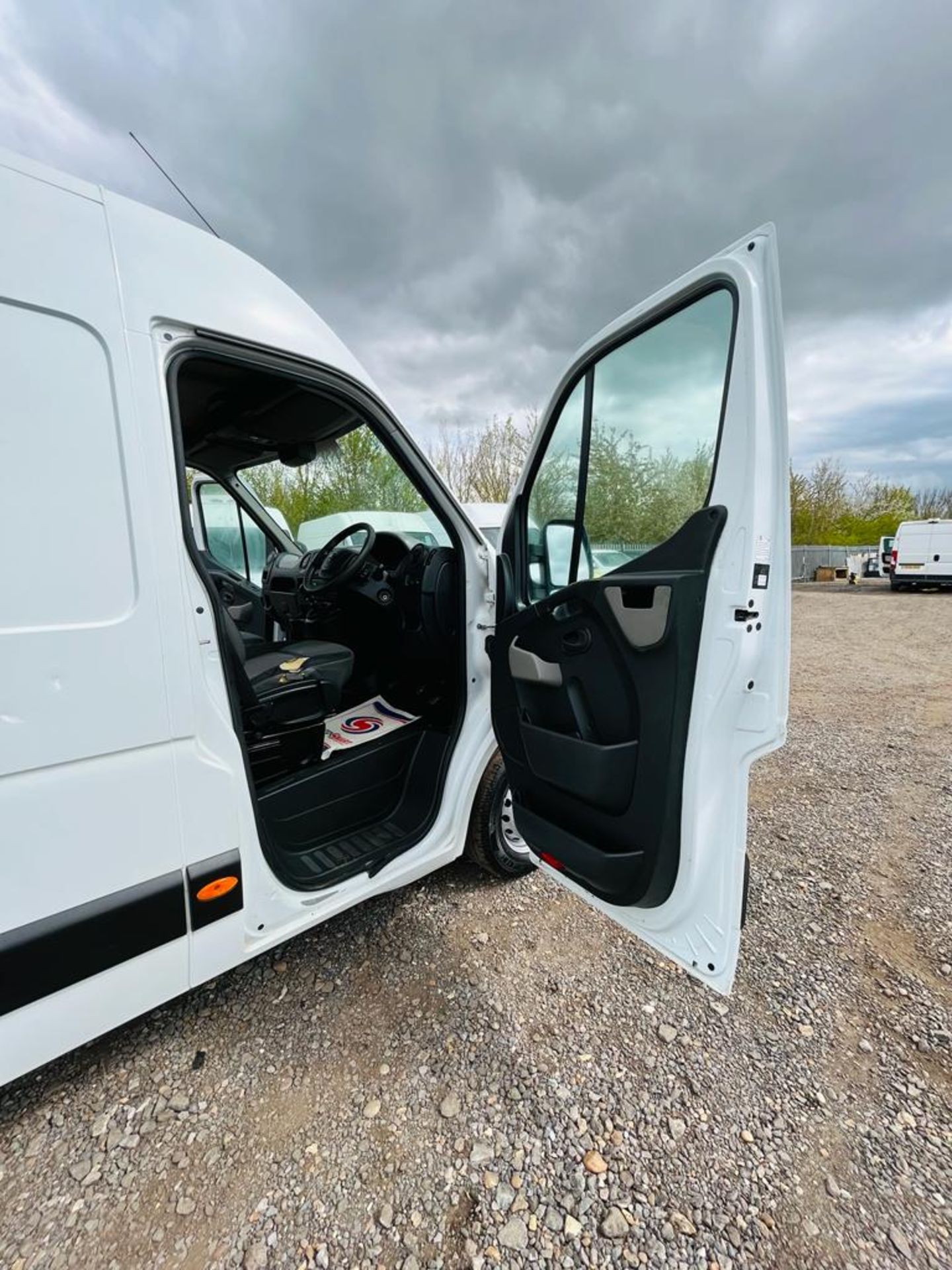 ** ON SALE ** Nissan NV400 2.3 DCI SE L3 H3 125 2015 '15 Reg' Fridge / Freezer - Only 106612 Miles - Image 12 of 24