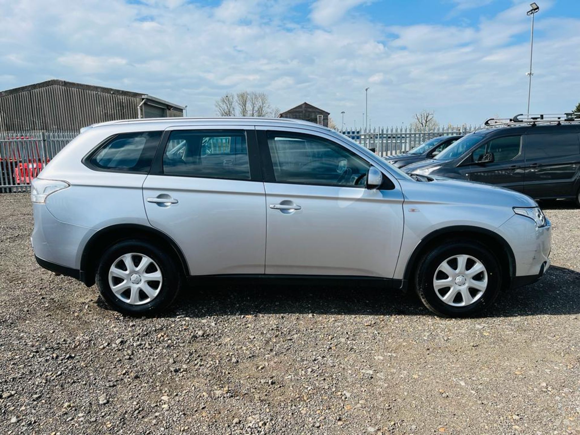 Mitsubishi Outlander GX2 2.3 DI-D 150 4WD 2015 '15 Reg' A/C - No Vat - Image 9 of 25