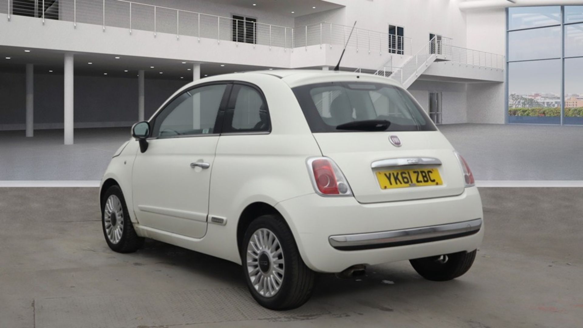** ON SALE ** Fiat 500 Lounge 1.3 2011 '61 Reg' A/C - Panoramic Roof - Only 89,590 Miles - No Vat - Image 4 of 9