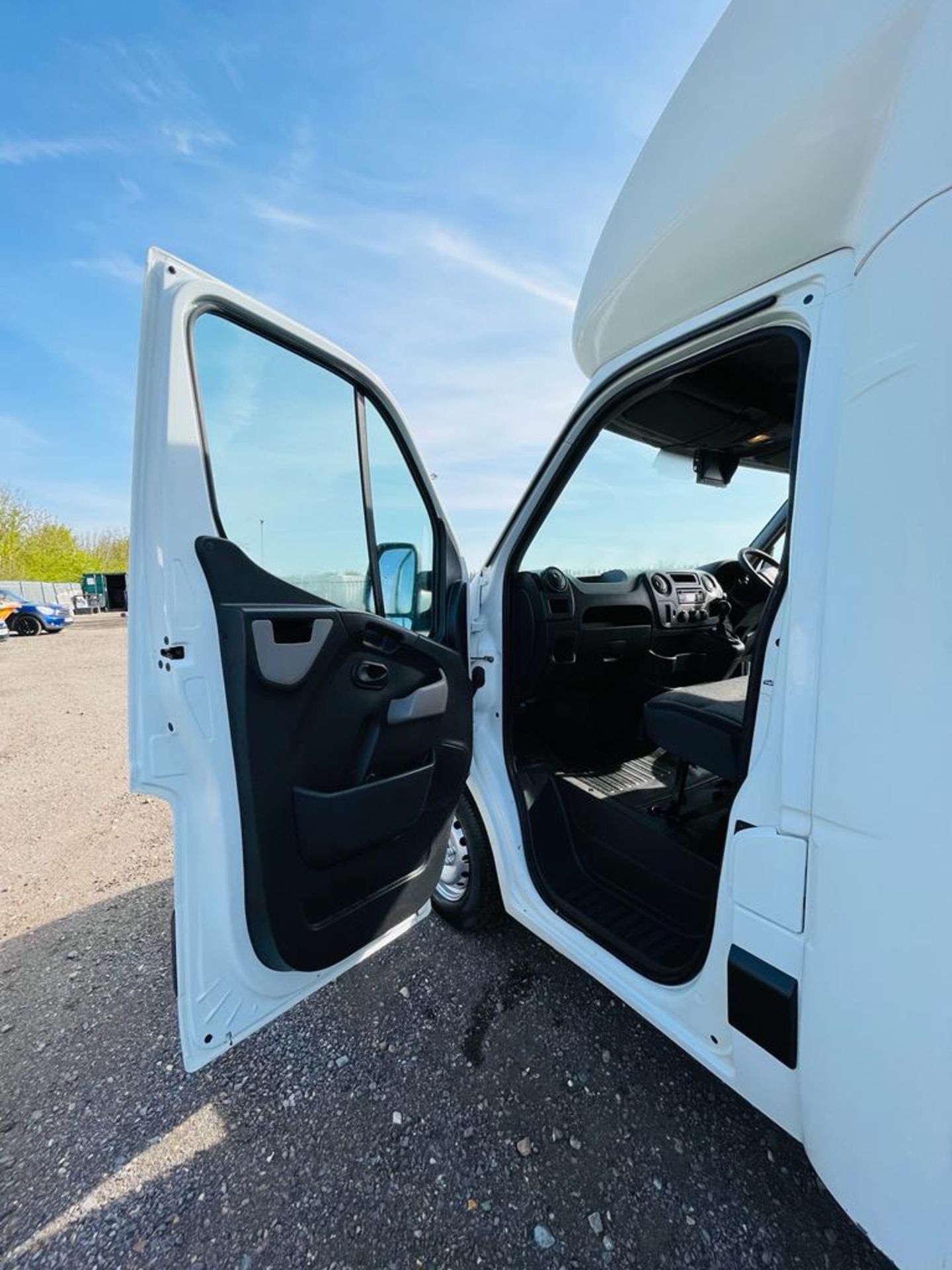 ** ON SALE ** Vauxhall Movano Low Loader 3500 CDTI 125 2.3 L3 H1 2015 "15 Reg" - 3.5 Tonne - Image 17 of 22