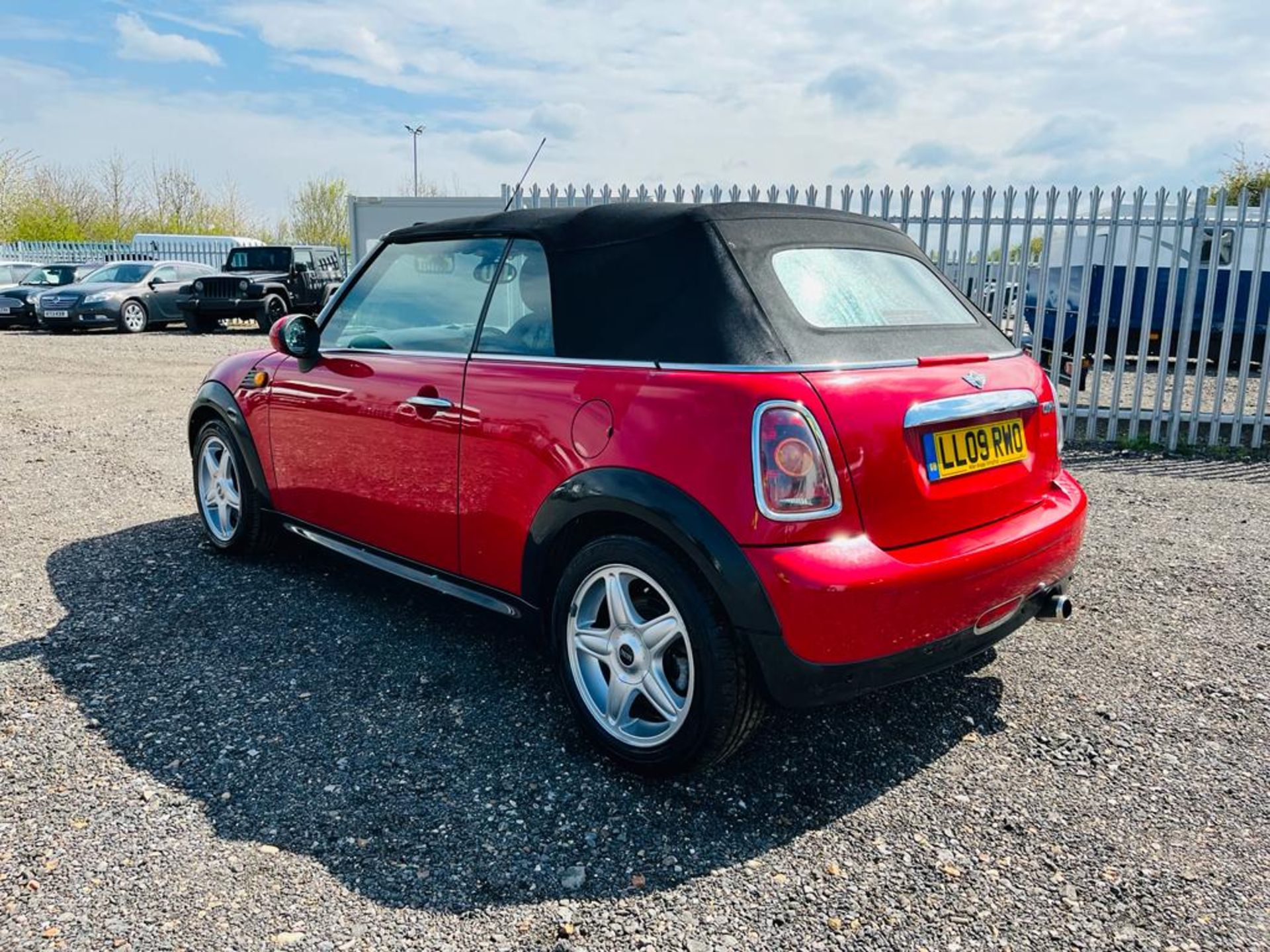 ** ON SALE ** Mini Cooper Cabriolet 1.6 2009 '09 Reg' A/C - ULEZ Compliant - Only 93,991 Miles - Image 5 of 23