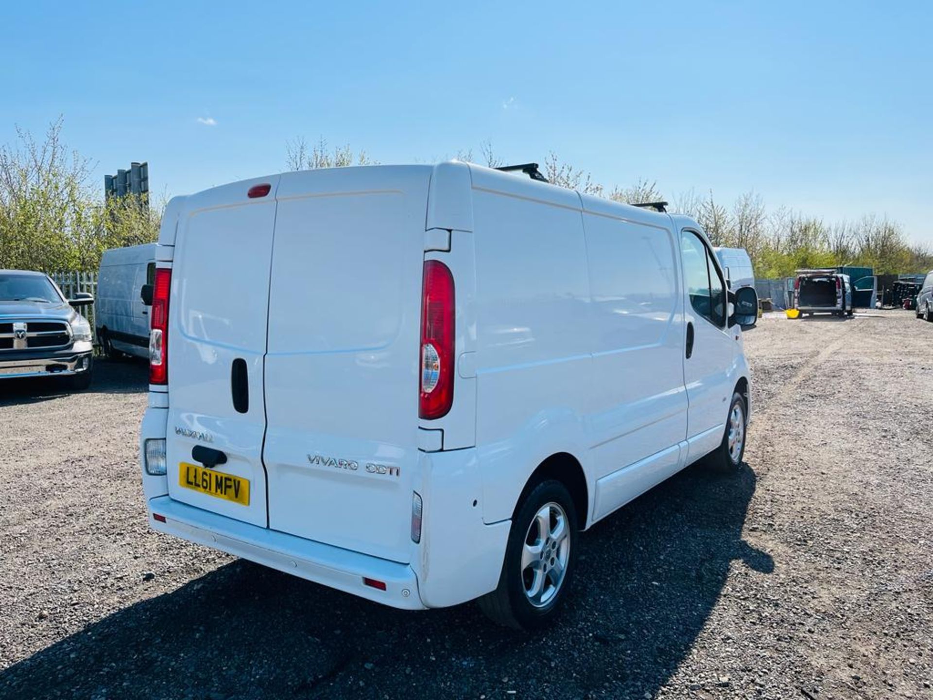 ** ON SALE ** Vauxhall Vivaro 2.0 CDTI 115 2700 Sportive L1 H1 2011 '61 Reg' A/C - No Vat - Image 10 of 24