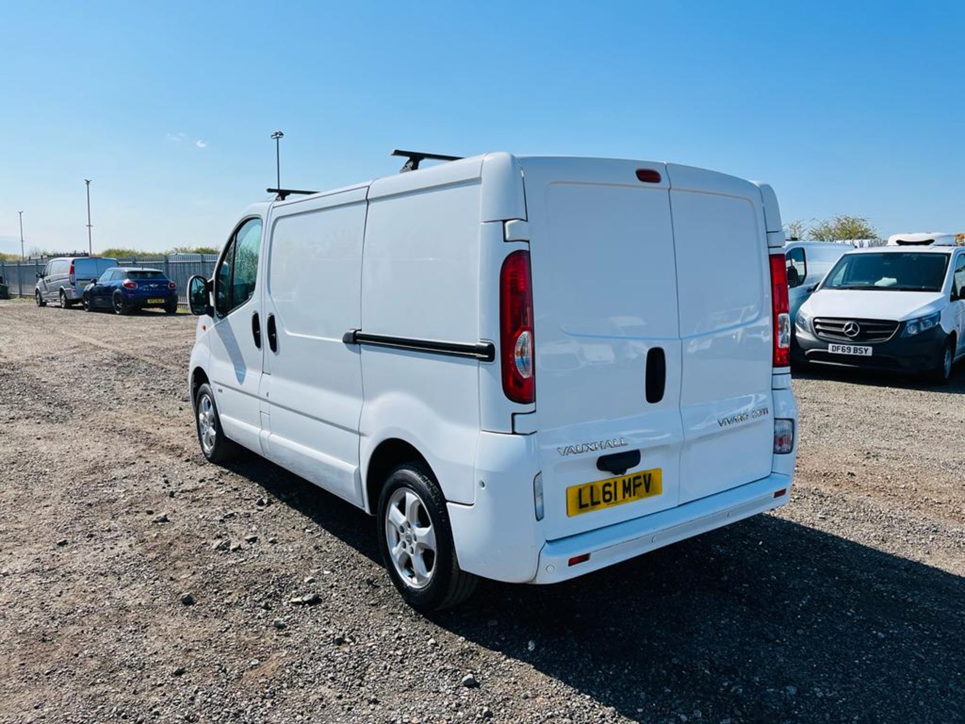 ** ON SALE ** Vauxhall Vivaro 2.0 CDTI 115 2700 Sportive L1 H1 2011 '61 Reg' A/C - No Vat - Image 7 of 24