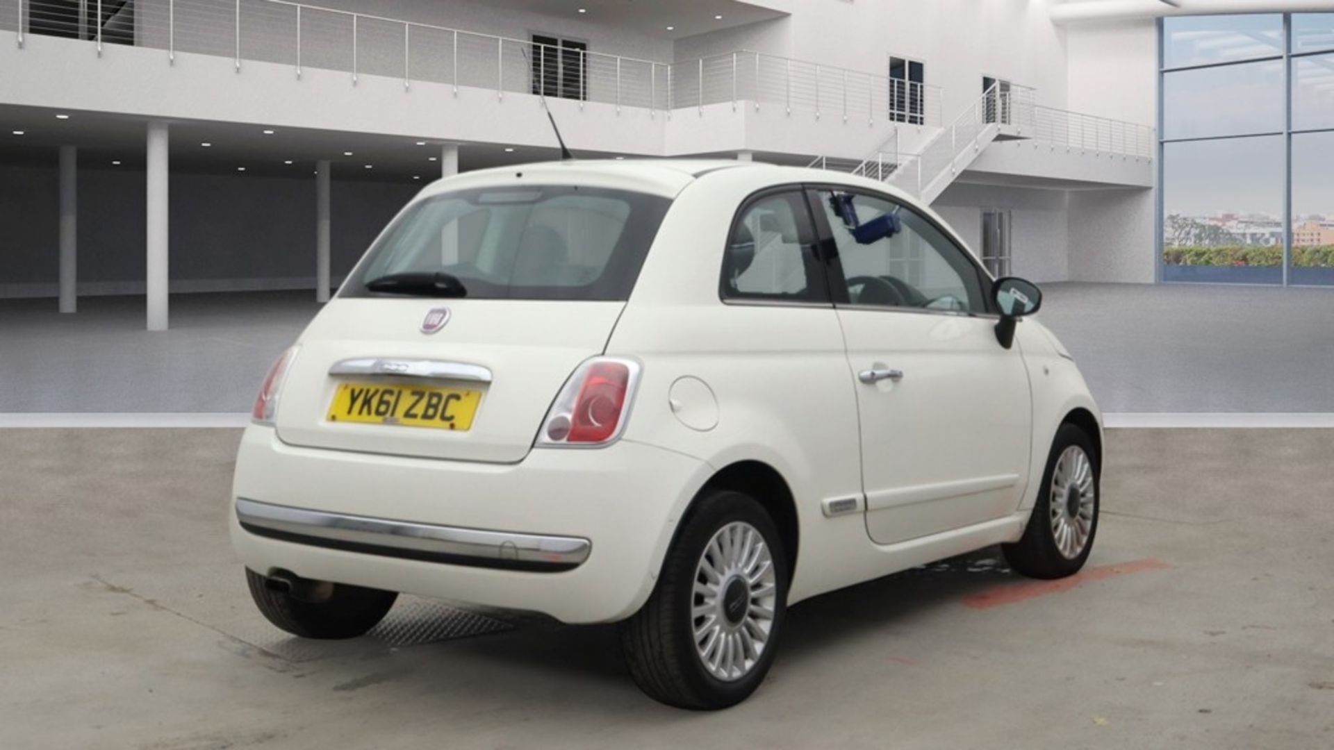 ** ON SALE ** Fiat 500 Lounge 1.3 2011 '61 Reg' A/C - Panoramic Roof - Only 89,590 Miles - No Vat - Image 3 of 9