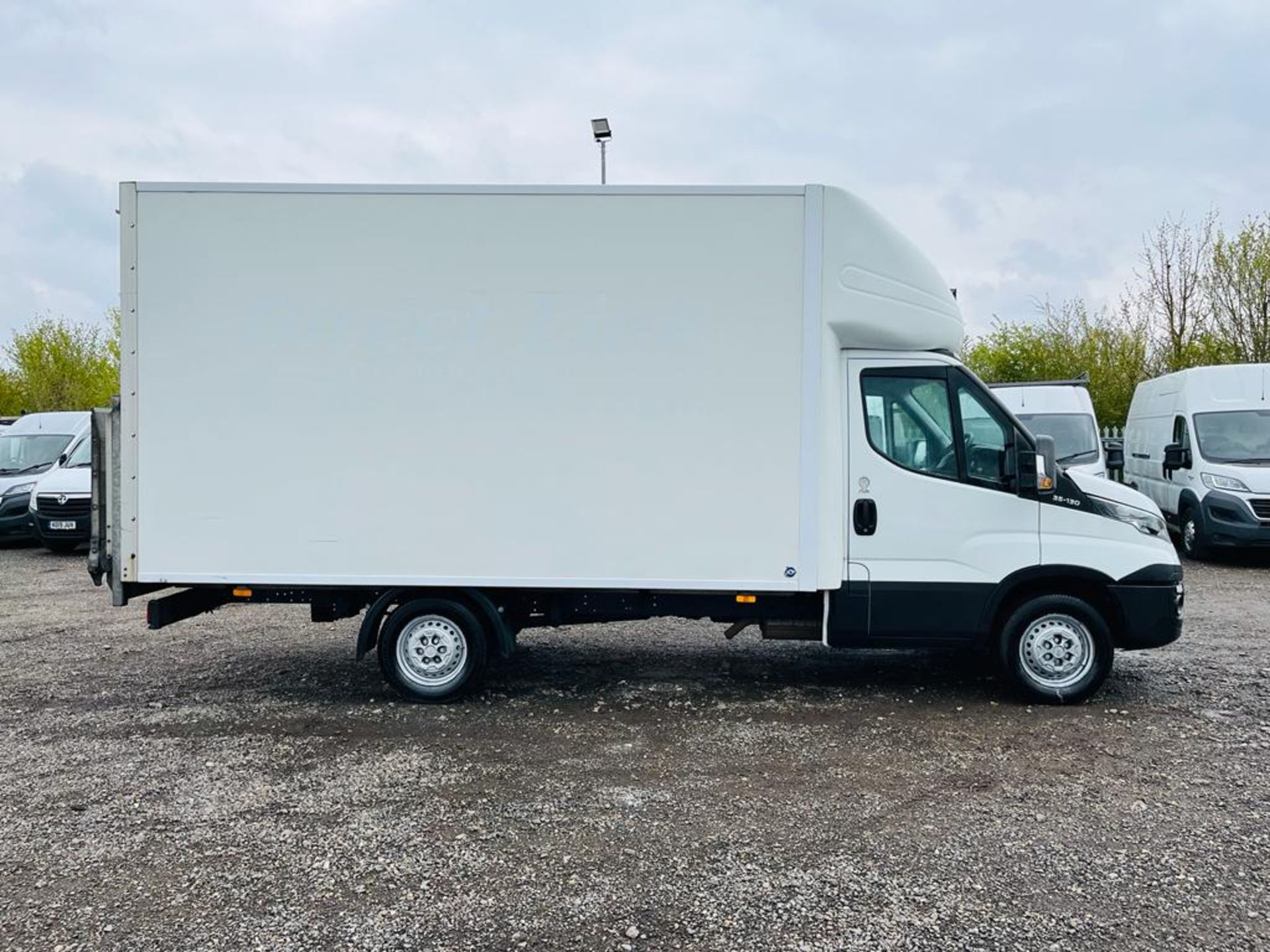 ** ON SALE ** Iveco Daily 35S13 2.3 HD 125 Luton Tail Lift 2016 '16 Reg' - Image 9 of 22