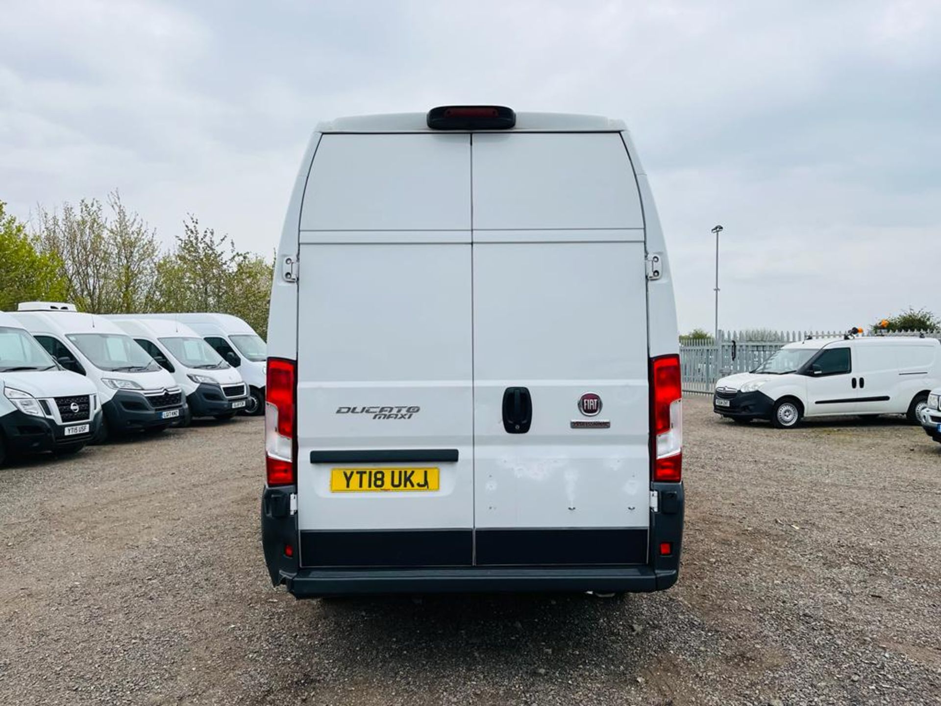 Fiat Ducato 35 Maxi Multijet 2.3 LWB L4 H3 XL X-H/R 2018 '18 Reg' -- A/C - ULEZ Compliant - Image 7 of 24