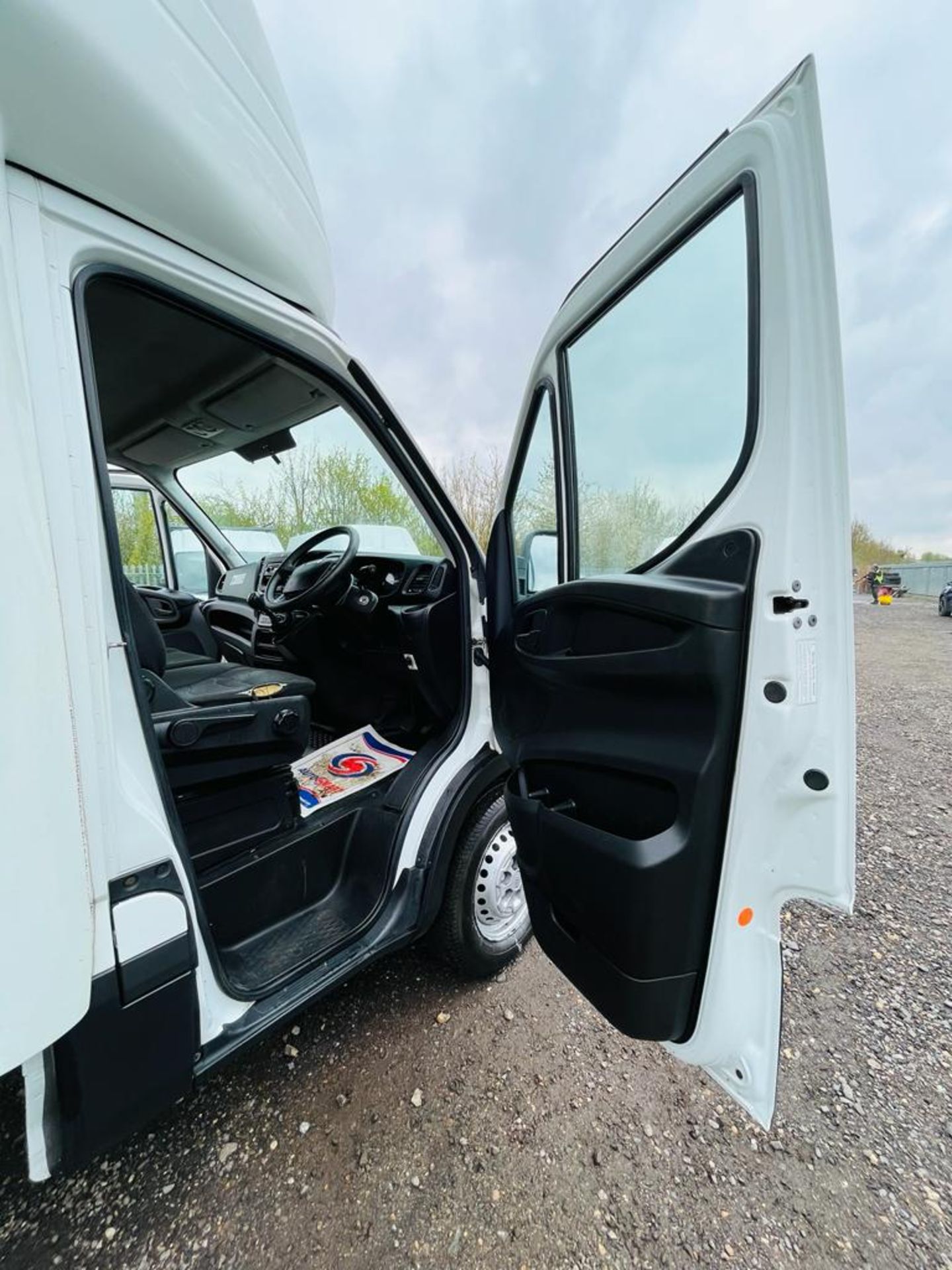 ** ON SALE ** Iveco Daily 35S13 2.3 HD 125 Luton Tail Lift 2016 '16 Reg' - Image 11 of 22