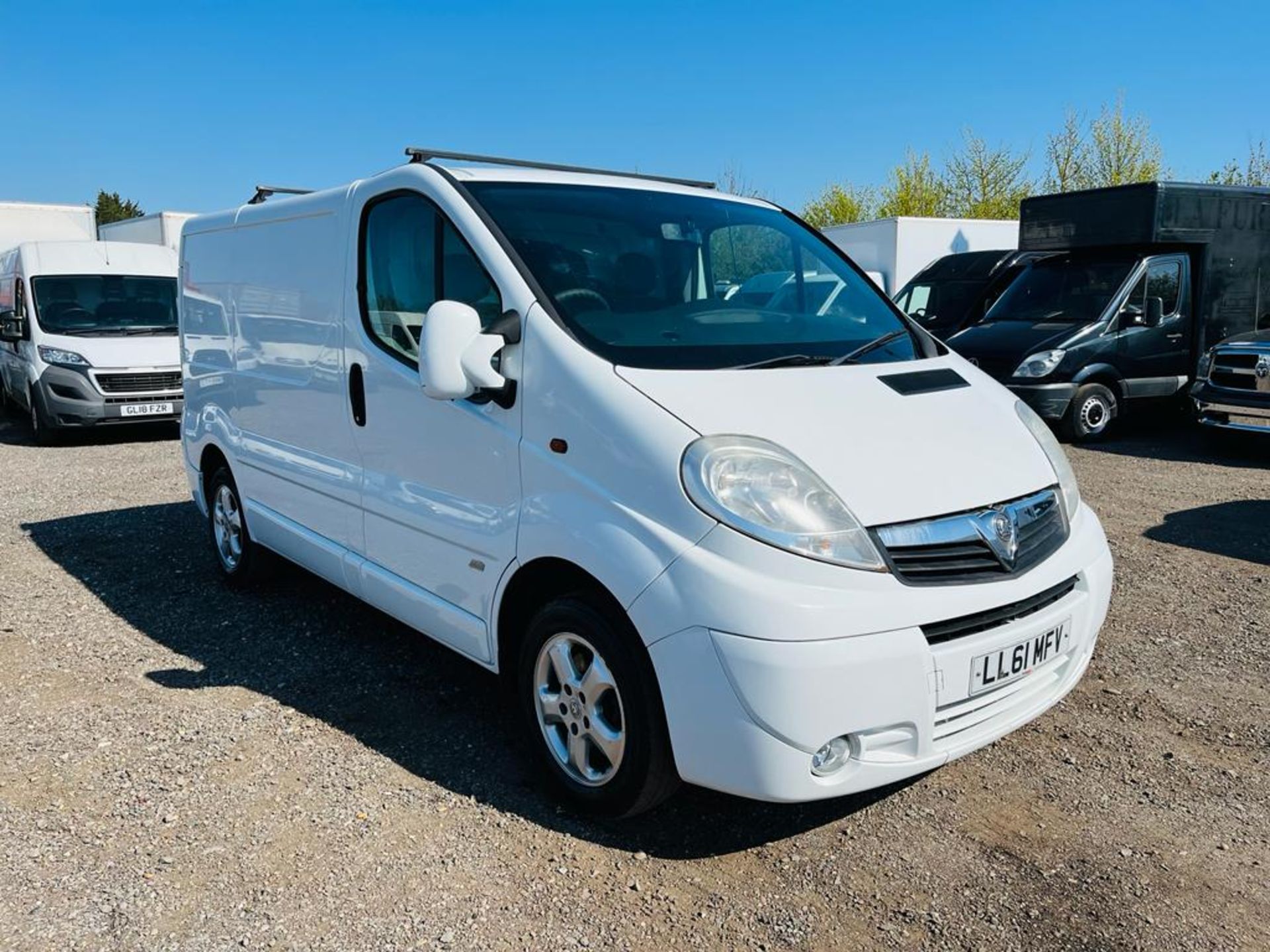 ** ON SALE ** Vauxhall Vivaro 2.0 CDTI 115 2700 Sportive L1 H1 2011 '61 Reg' A/C - No Vat