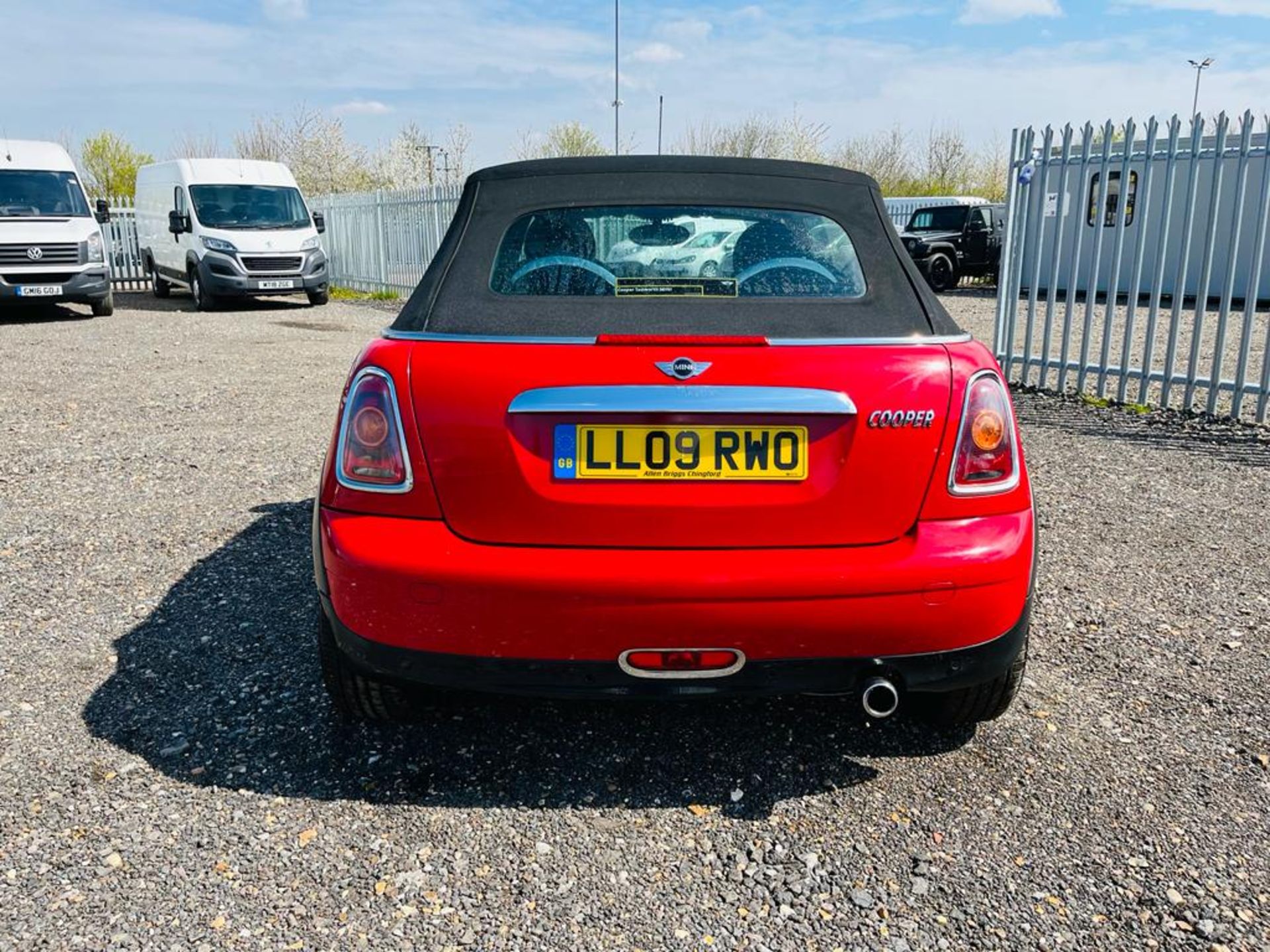 ** ON SALE ** Mini Cooper Cabriolet 1.6 2009 '09 Reg' A/C - ULEZ Compliant - Only 93,991 Miles - Image 6 of 23