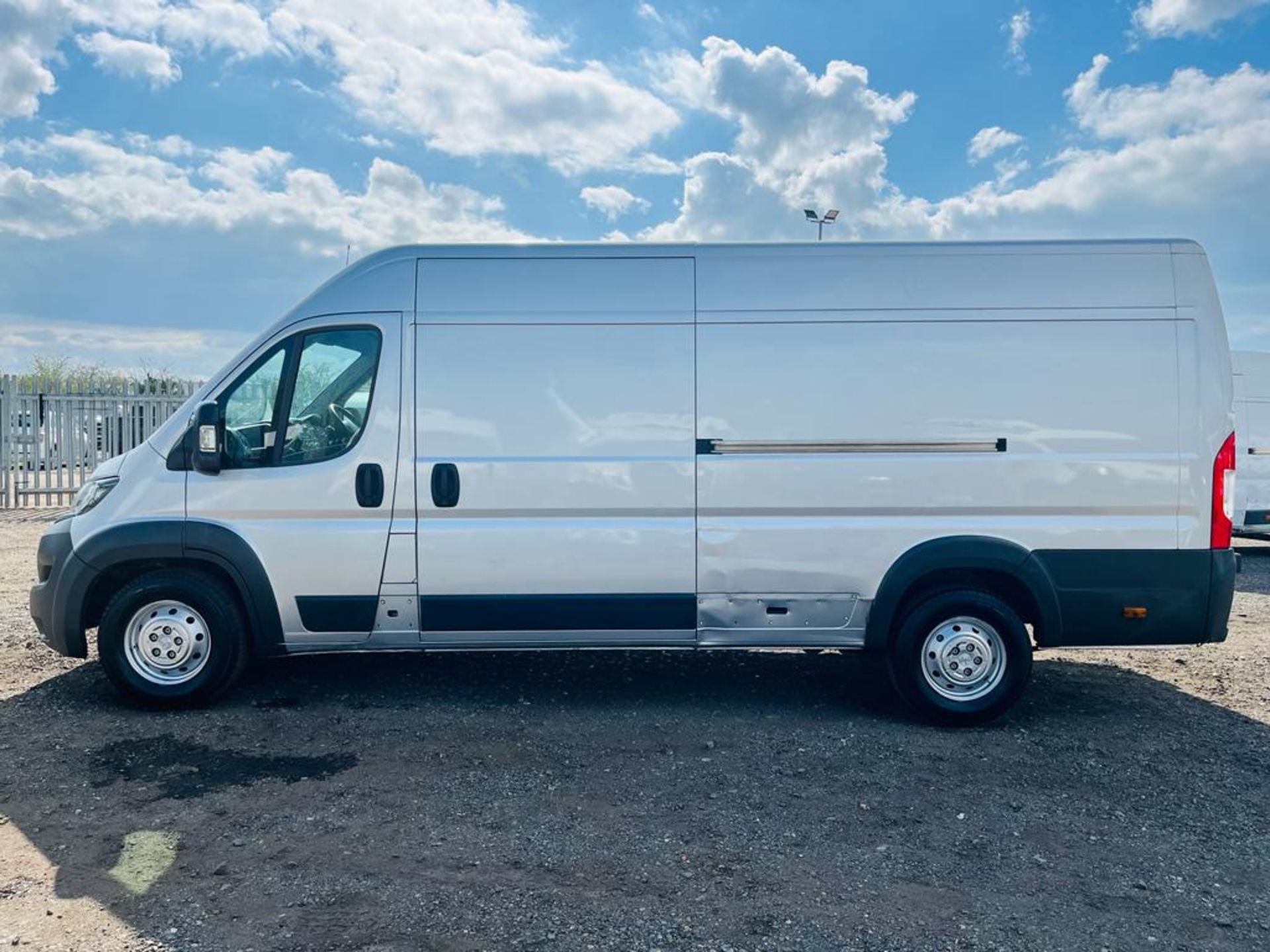 **ON SALE**Peugeot Boxer 435 HDI 130 2.2 L4 H2 2015 '65 Reg' - Extra Long Wheel Base - A/C - Sat Nav - Image 4 of 24