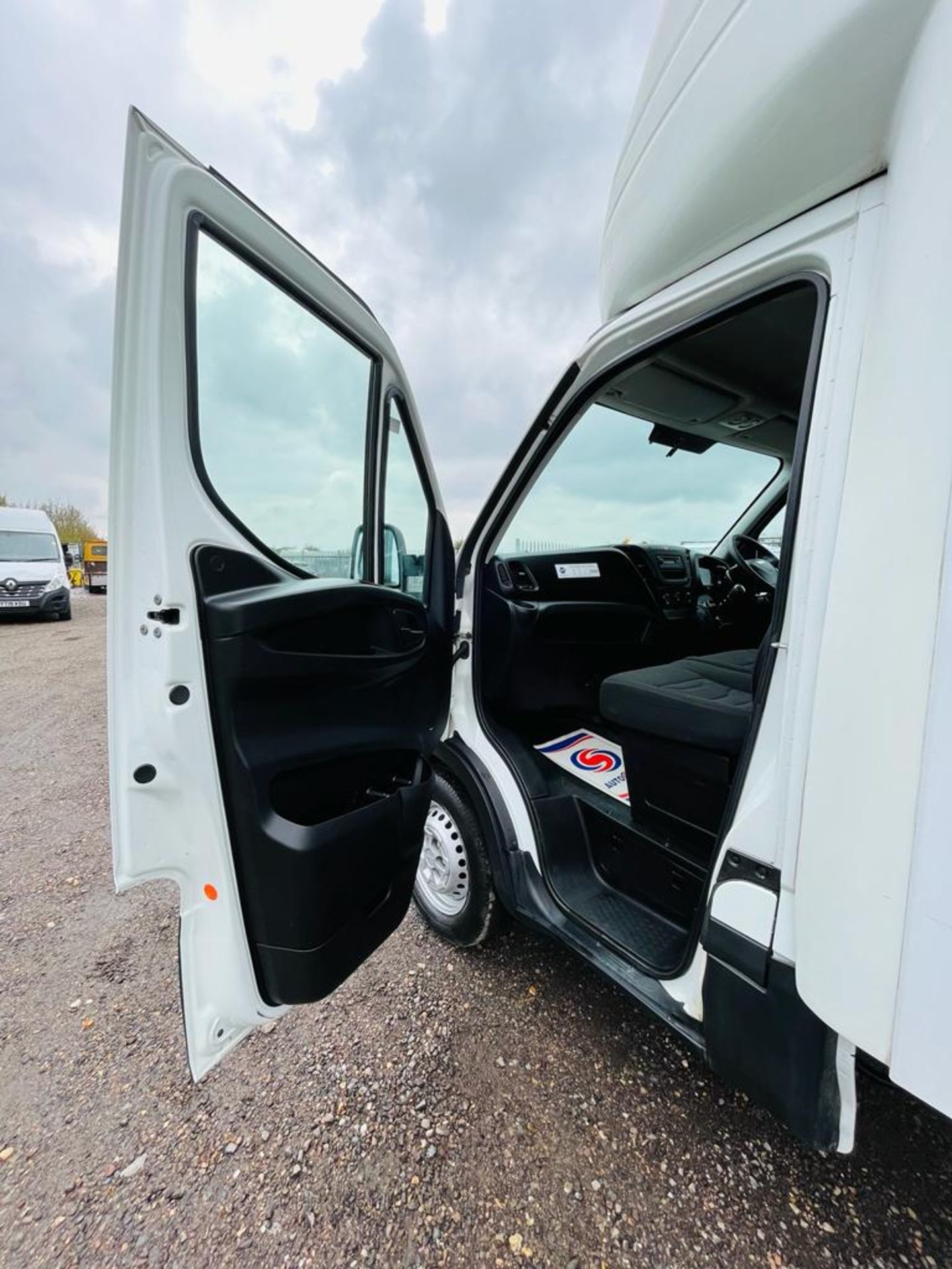 ** ON SALE ** Iveco Daily 35S13 2.3 HD 125 Luton Tail Lift 2016 '16 Reg' - Image 19 of 22