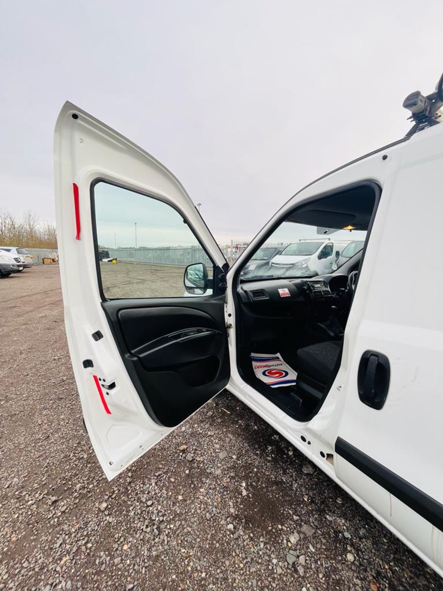 ** ON SALE ** Vauxhall Combo 2300 CDTI E-Flex L2H1 LWB 1.3 2014 '64 Reg' - Panel Van - Image 23 of 29