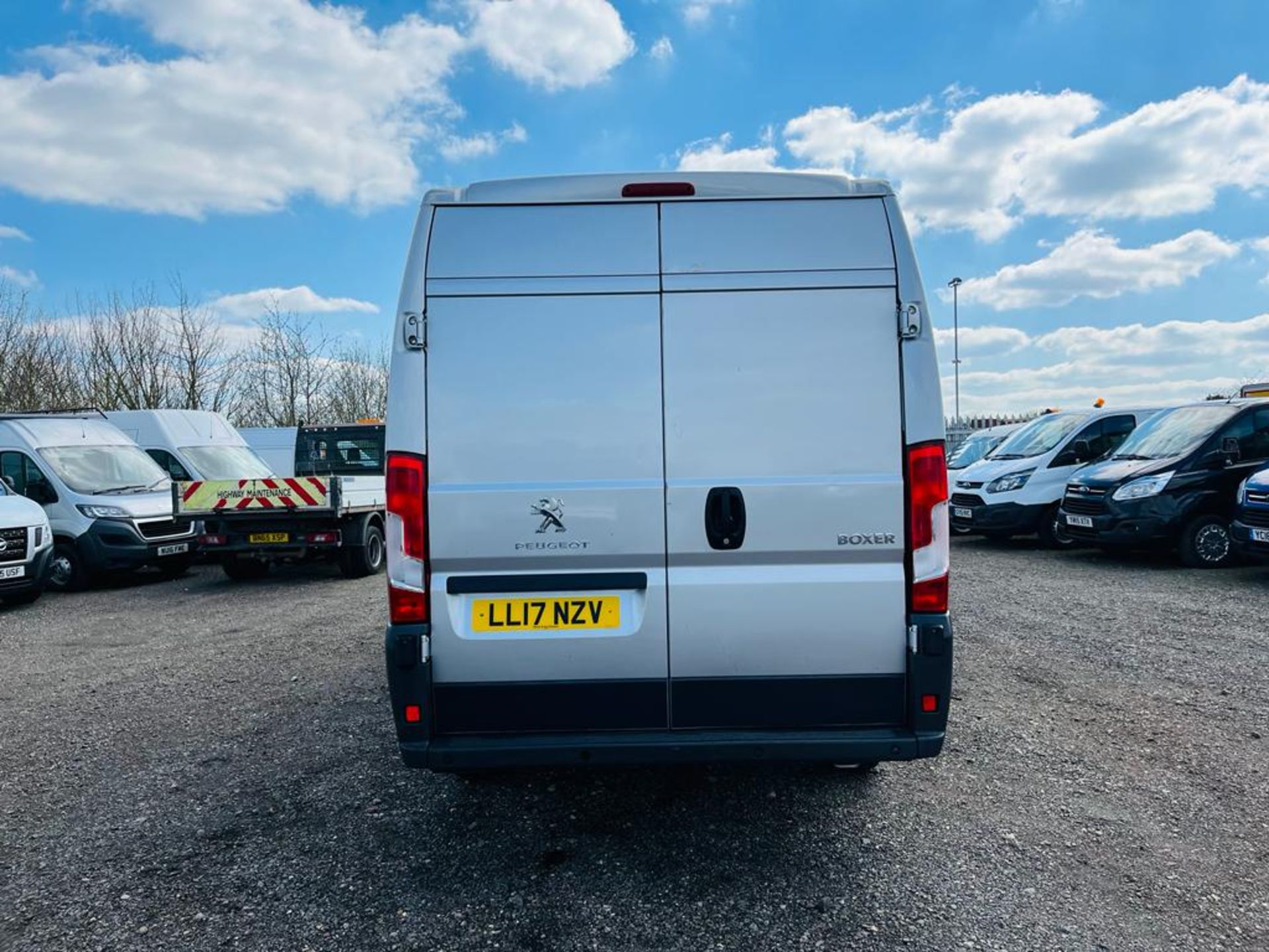 ** ON SALE ** Peugeot Boxer 2.0 BlueHDI Professional L4 H2 2017 '17 Reg' A/C - Sat Nav - Image 7 of 23