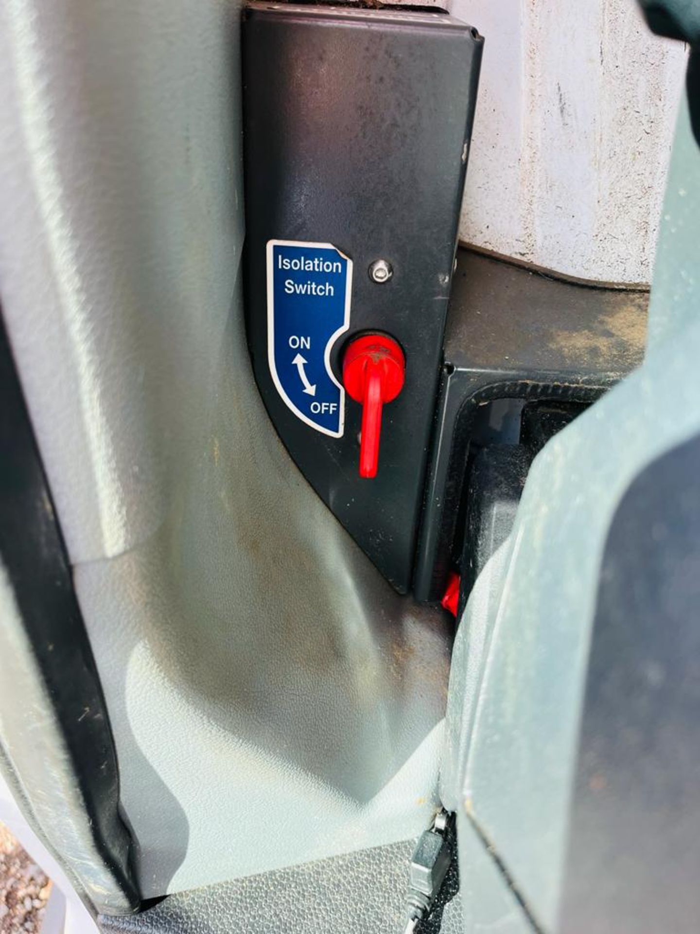 ** ON SALE ** Ford Transit 2.0 EcoBlue RWD L3 Dropside 2019 '68 Reg' Tail Lift - ULEZ Compliant - Image 12 of 25