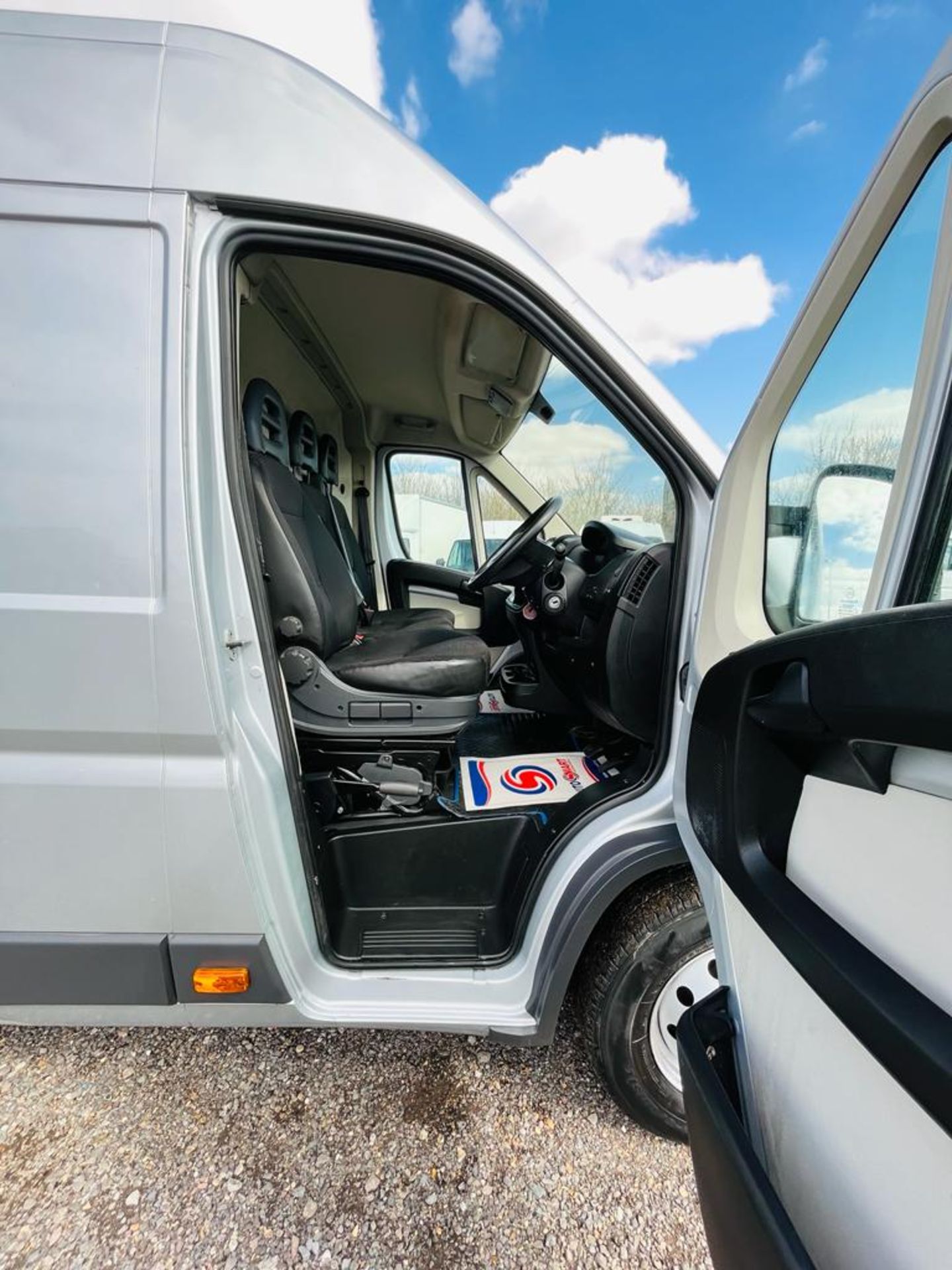 ** ON SALE ** Peugeot Boxer 2.0 BlueHDI Professional L4 H2 2017 '17 Reg' A/C - Sat Nav - Image 12 of 23