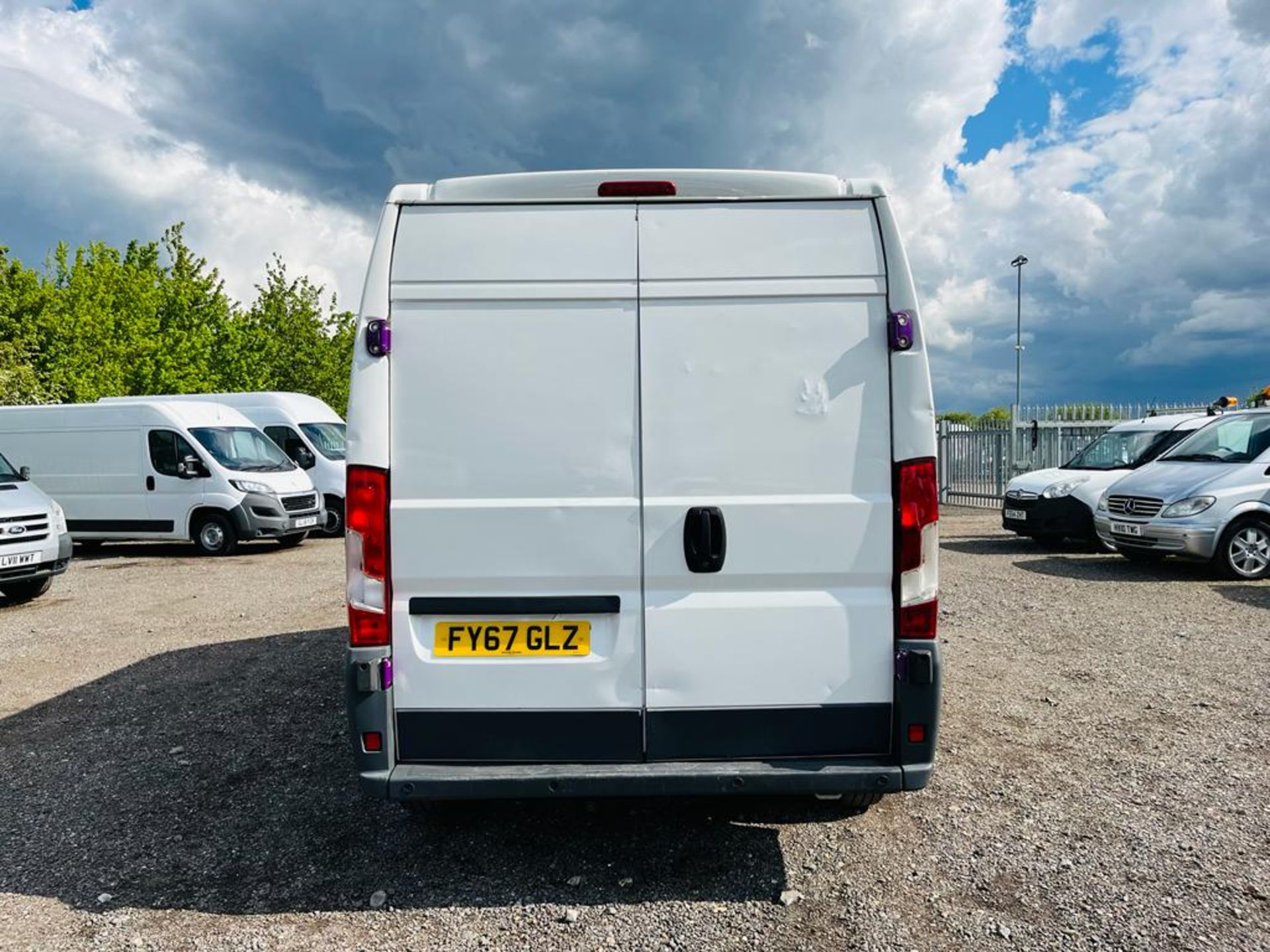 ** ON SALE ** Peugeot Boxer 335 2.0 BlueHDI 130 L3 H2 2017 '67 Reg' - GAH Fridge / Freezer - Sat Nav - Image 8 of 25