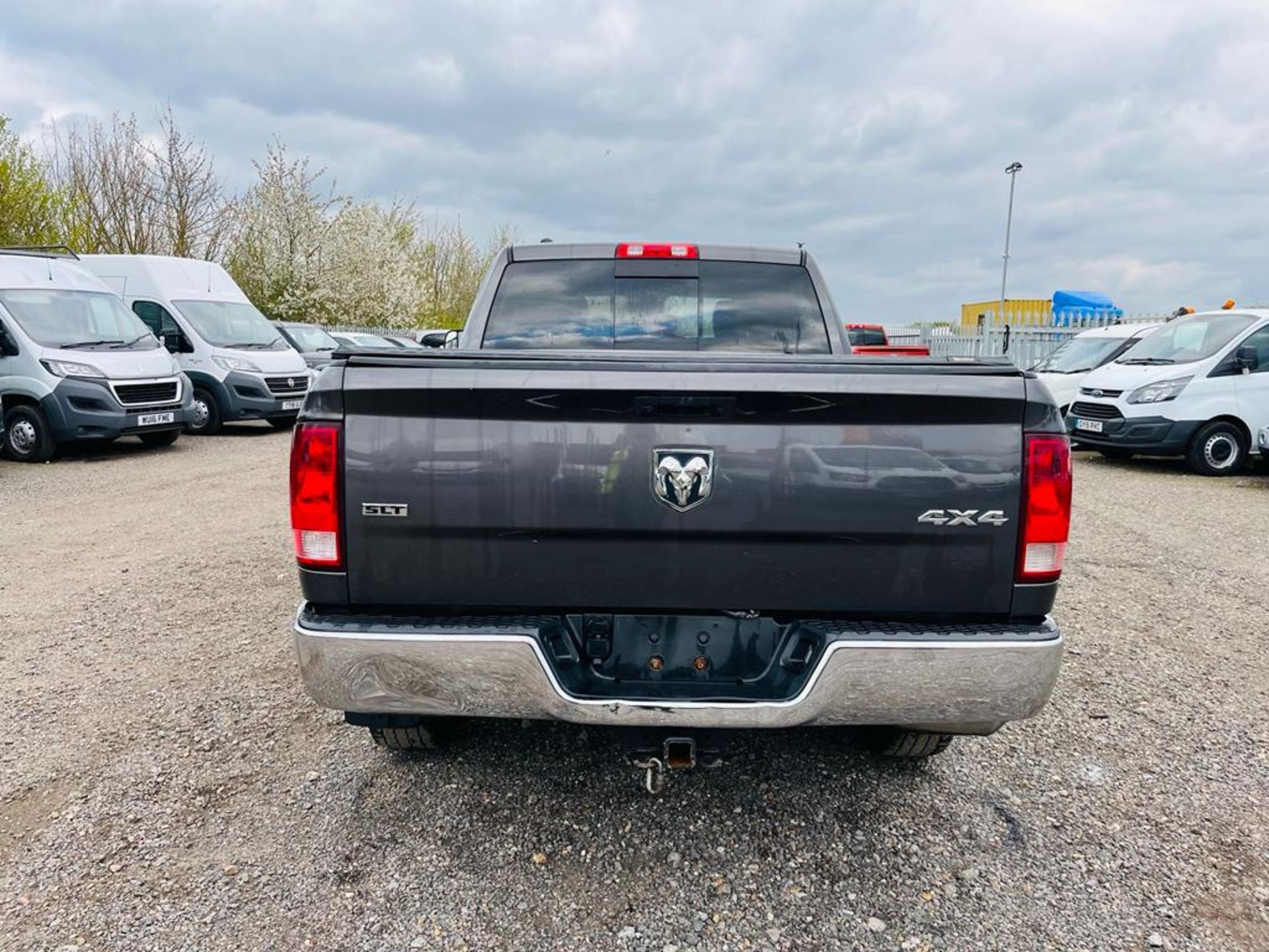 ** ON SALE ** Dodge Ram 3.0 V6 ' Diesel ' SLT Crew Cab ' 2014 Year ' A/C - 4WD - Cruise Control - Image 5 of 22