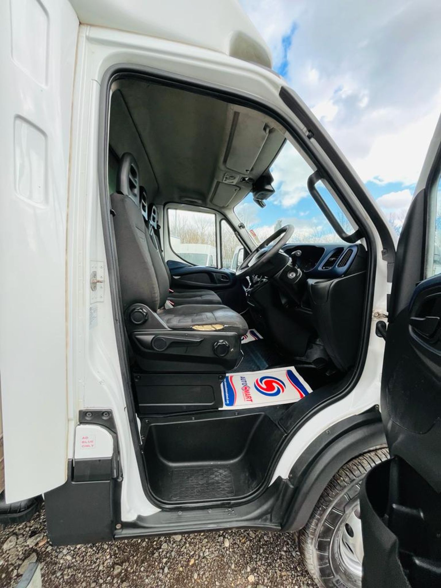 ** ON SALE ** Iveco Daily 3.0 HD GRP BOX L4 70C18 HI-Matic Auto 2018 '68 Reg' - A/C -ULEZ Compliant - Image 11 of 19