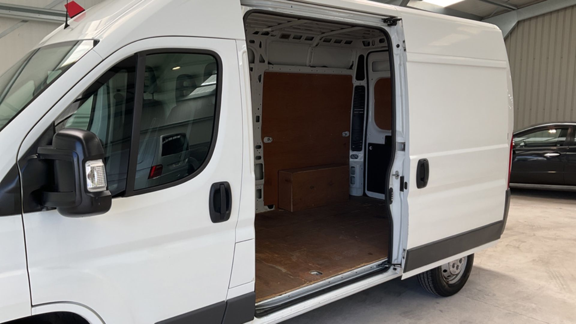 ** ON SALE ** Peugeot Boxer Professional 2.0 BlueHDI L2 H2 2017 '17 Reg' - Panel Van - Image 6 of 9